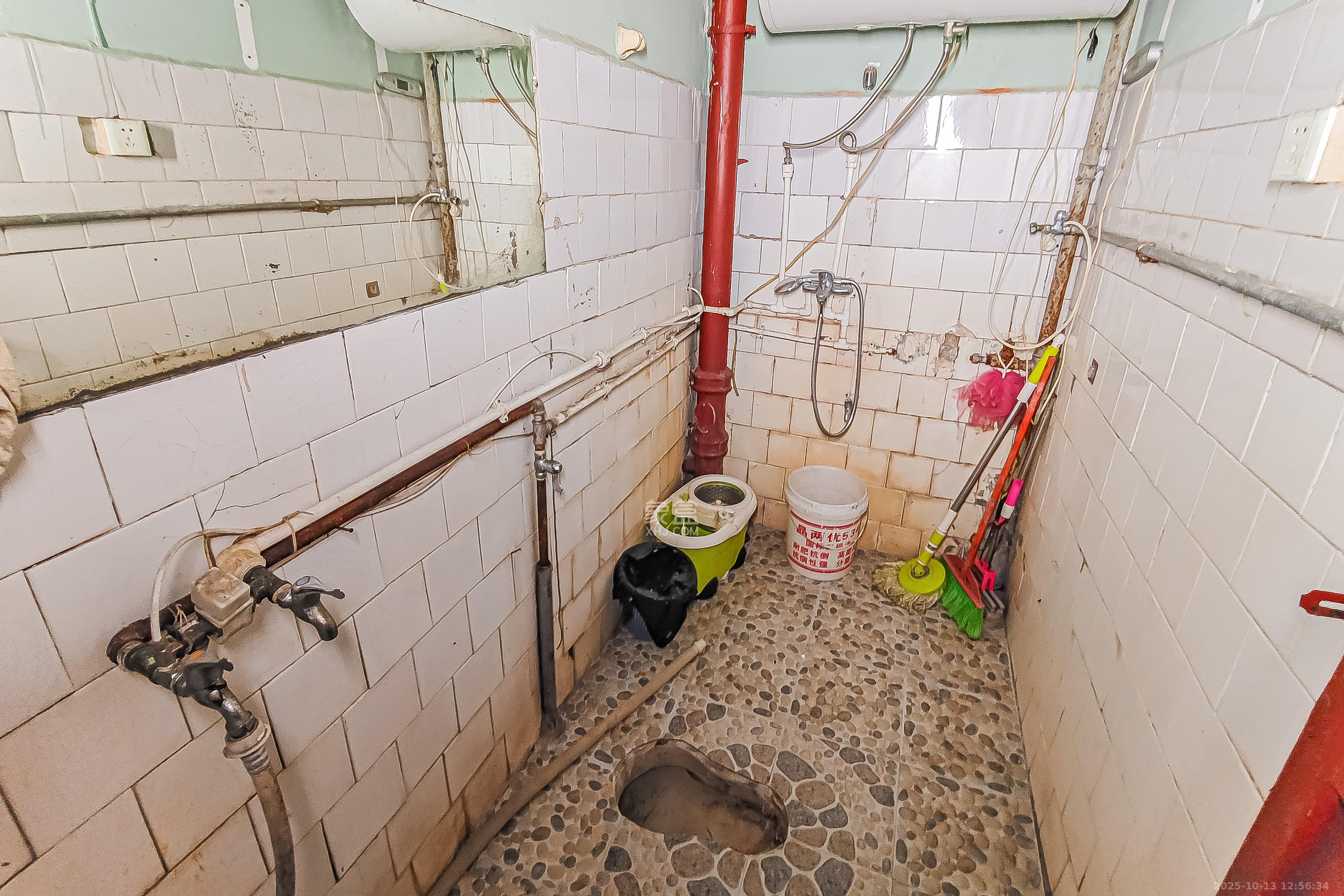 教育电视台宿舍 3室2厅1卫 56.5万 教育电视台宿舍 3室2厅1卫 56.5万卫生间