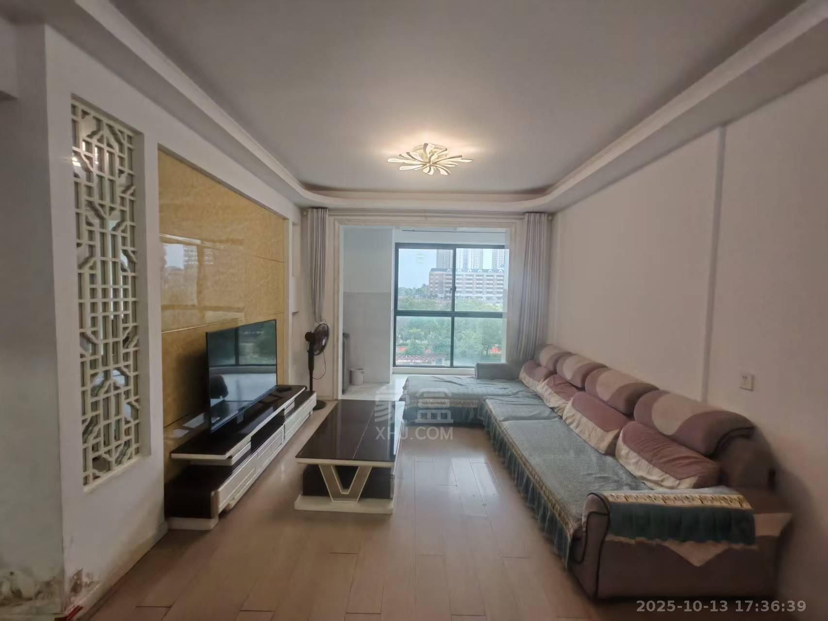 金轮翡翠名园  3室2厅1卫    1700.0元/月室内图