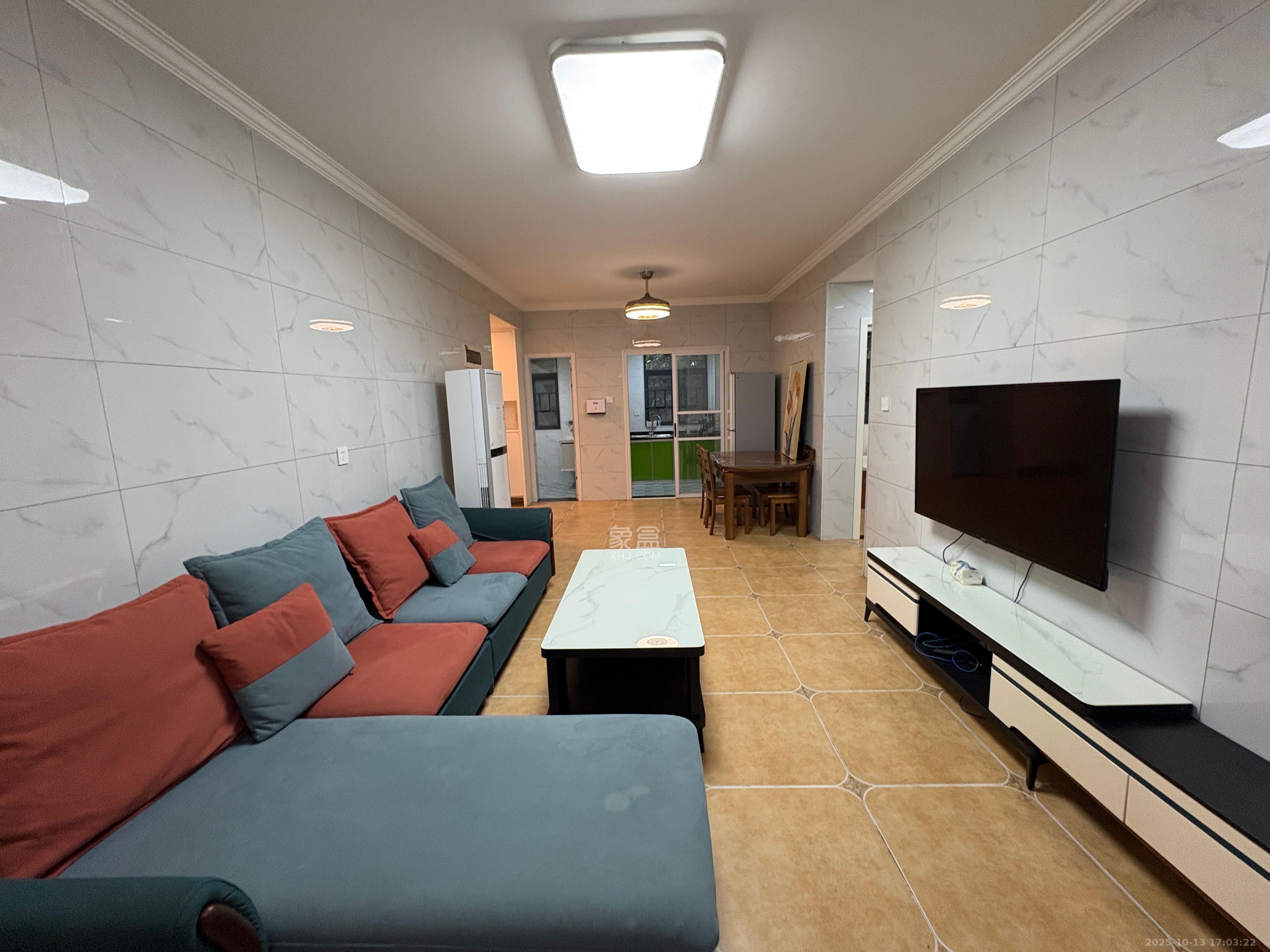 嘉雨兴园 2室1厅1卫 2500.0元/月 嘉雨兴园 2室1厅1卫 2500.0元/月室内图