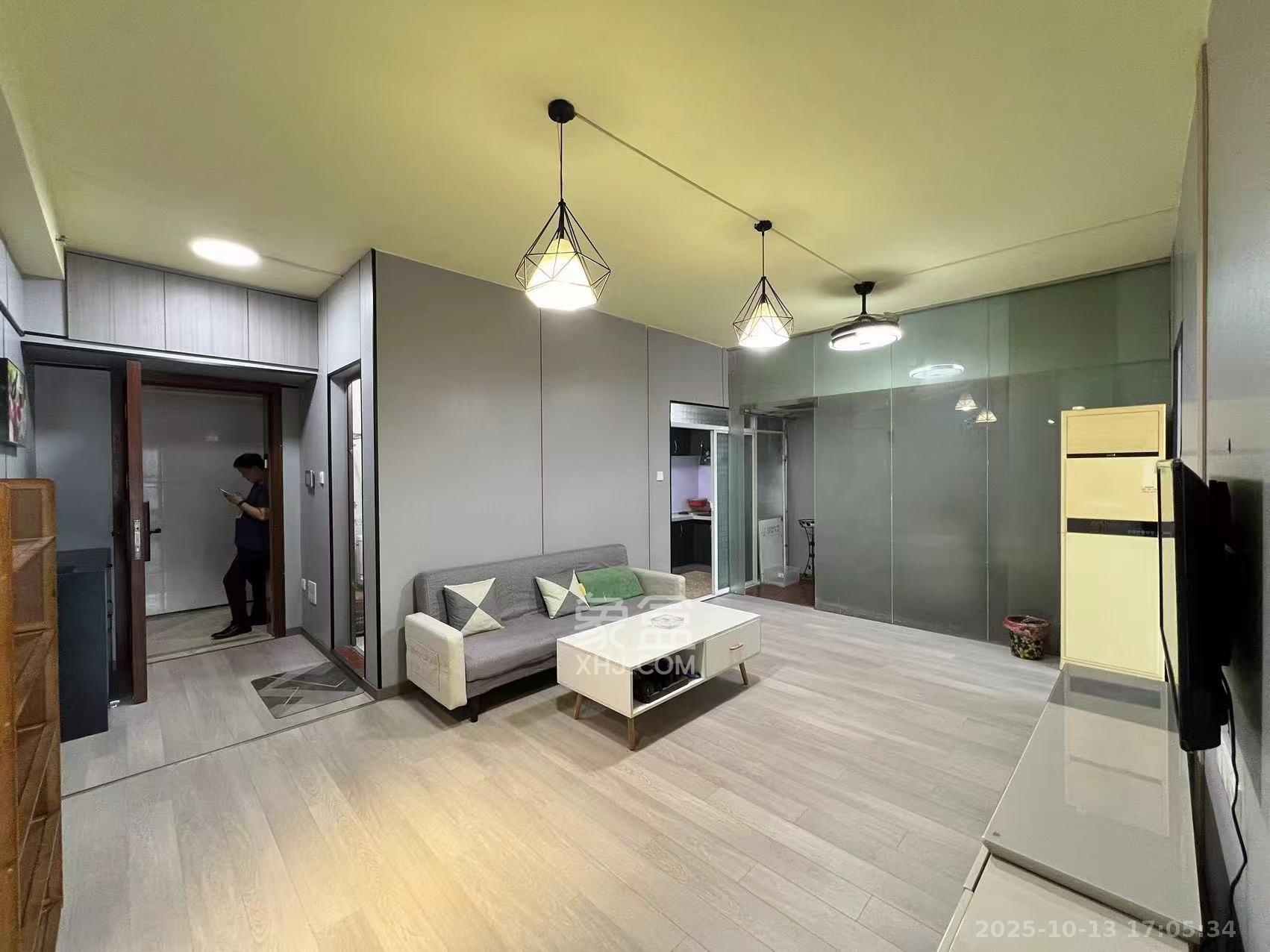 东怡外国（南湖一号)  2室1厅1卫    2600.0元/月室内图