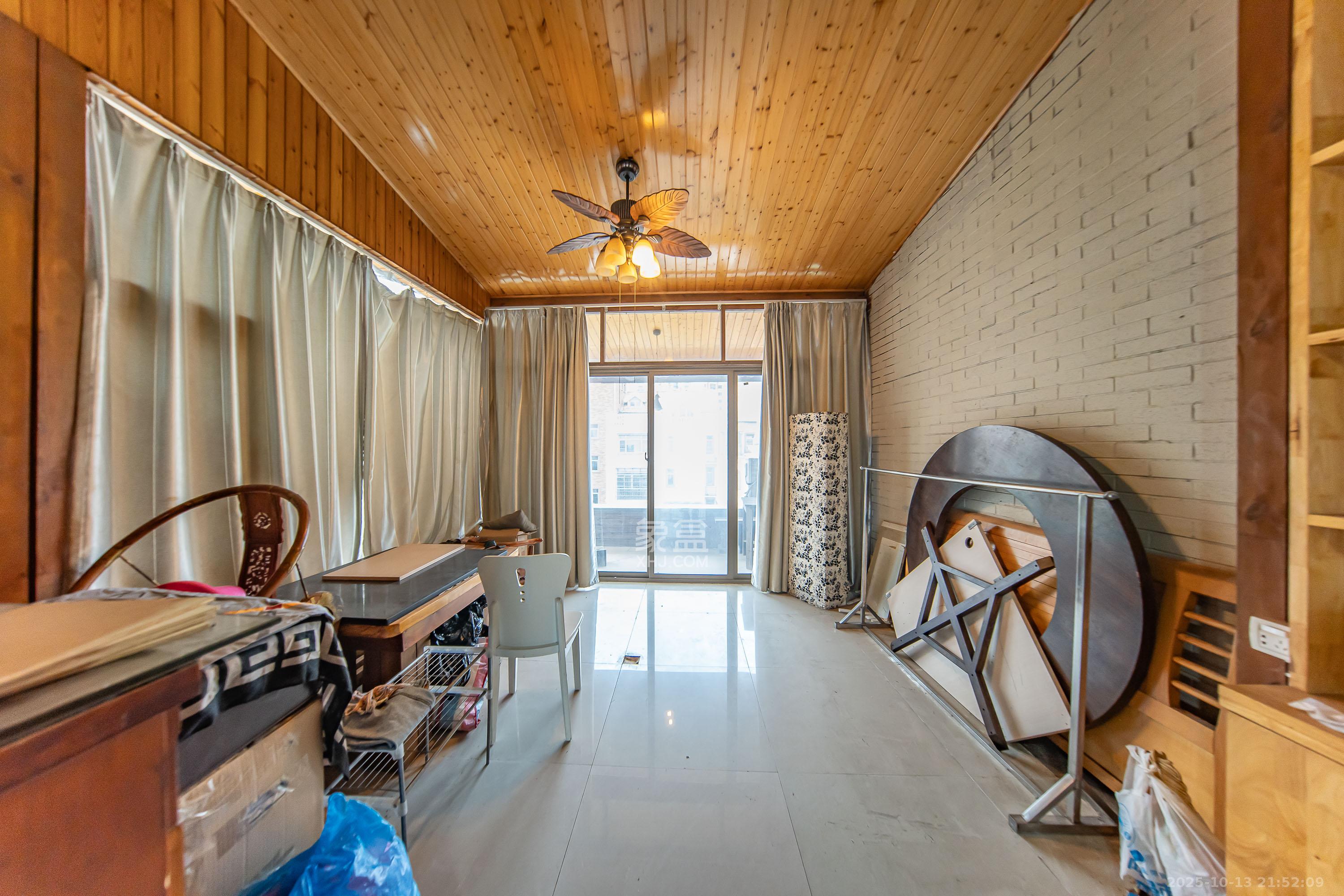 米兰春天 4室2厅1卫 90.0万 米兰春天 4室2厅1卫 90.0万其他