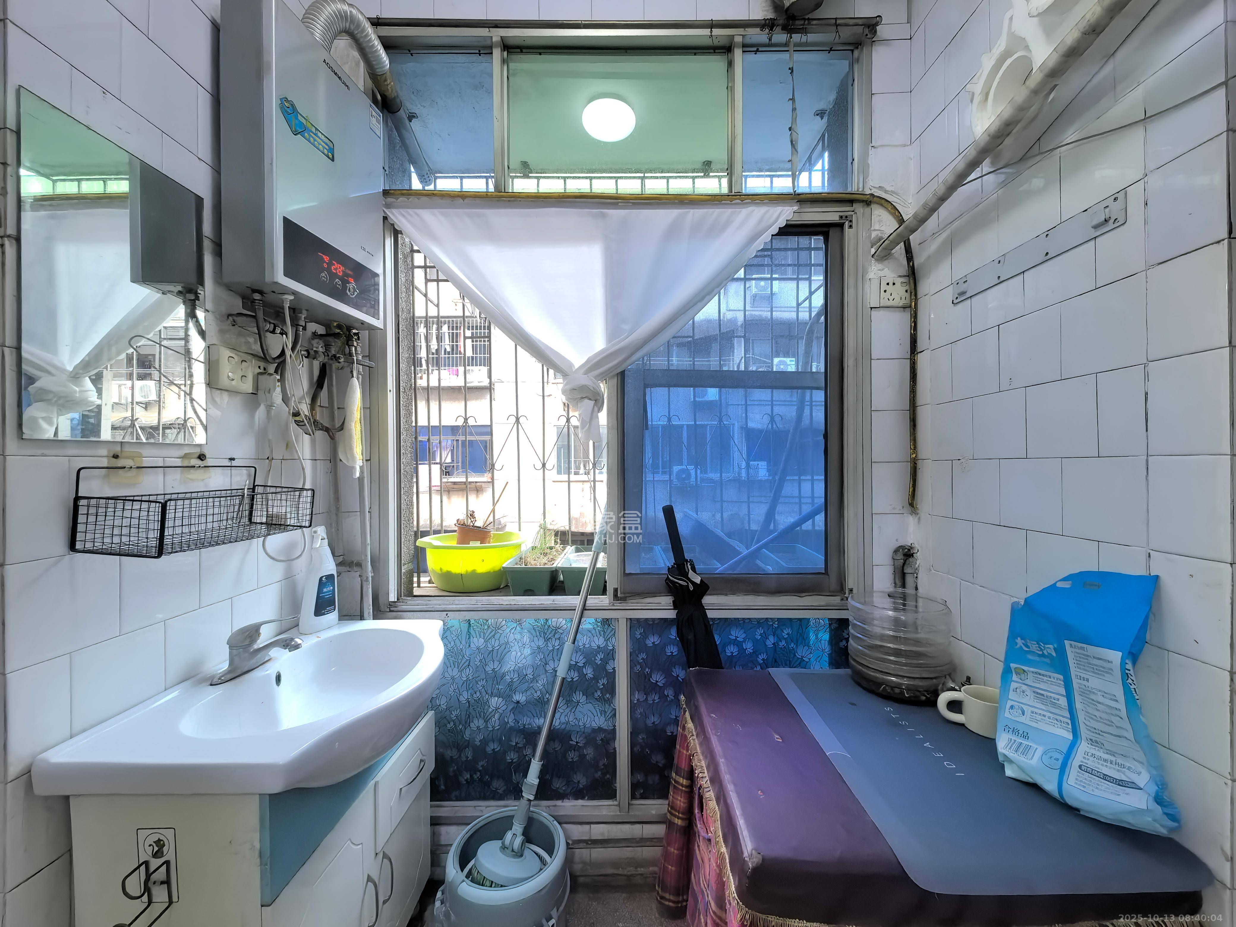 东风二村社区房  2室1厅1卫    1600.0元/月室内图