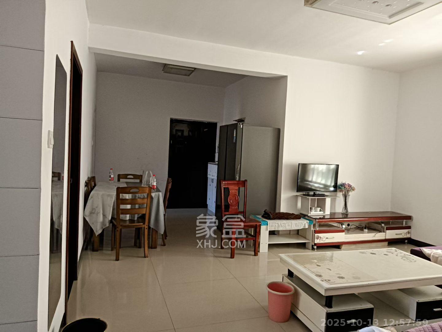 家和苑(原梅溪湖保障性住房一期) 3室2厅1卫 2200.0元/月 家和苑(原梅溪湖保障性住房一期) 3室2厅1卫 2200.0元/月室内图