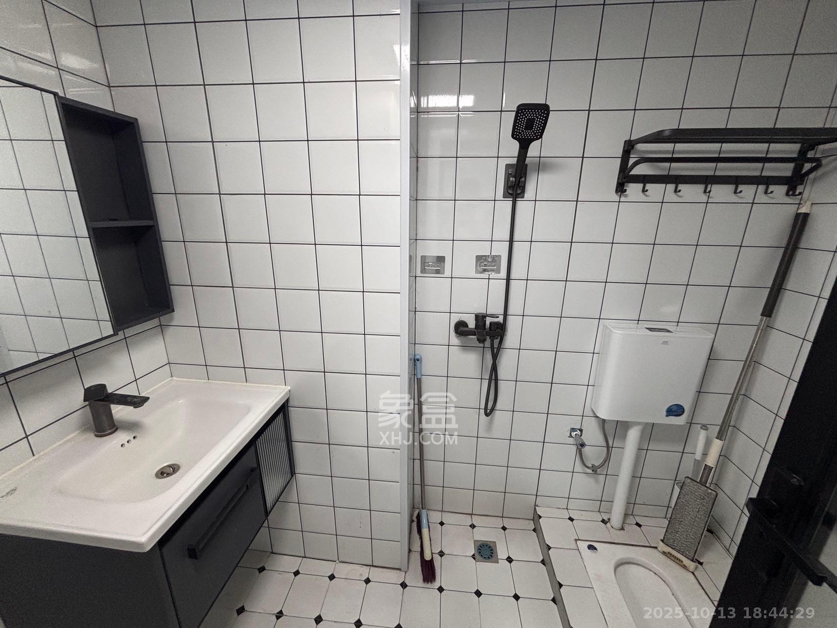 中海珑悦府 1室0厅0卫 1300.0元/月 中海珑悦府 1室0厅0卫 1300.0元/月室内图