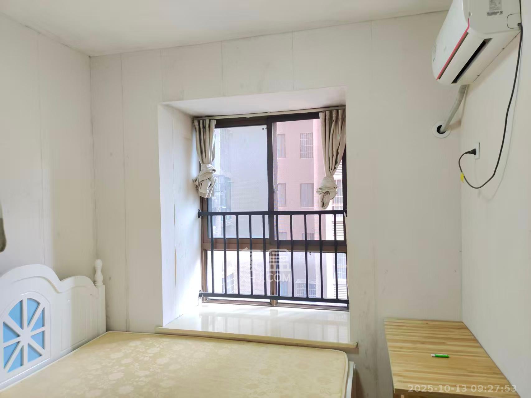 湖湾世景  3室2厅1卫    2100.0元/月室内图