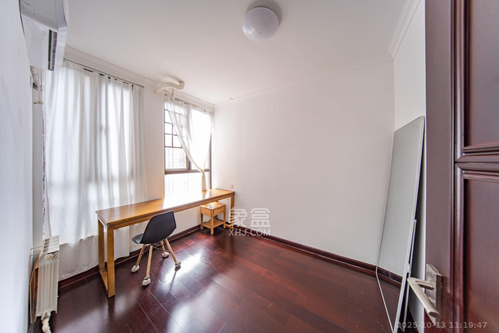 中海国际一期  3室2厅1卫    2000.0元/月室内图