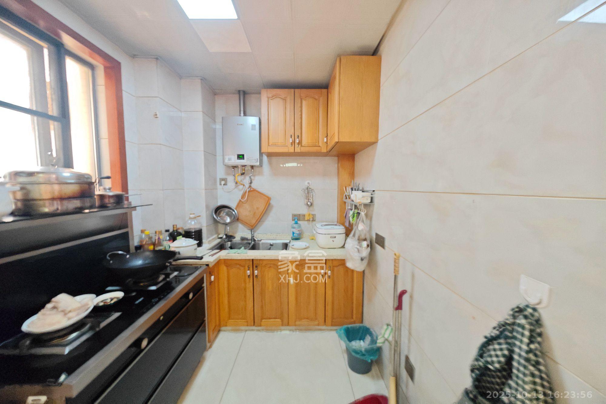 万博汇  3室2厅1卫    3200.0元/月室内图