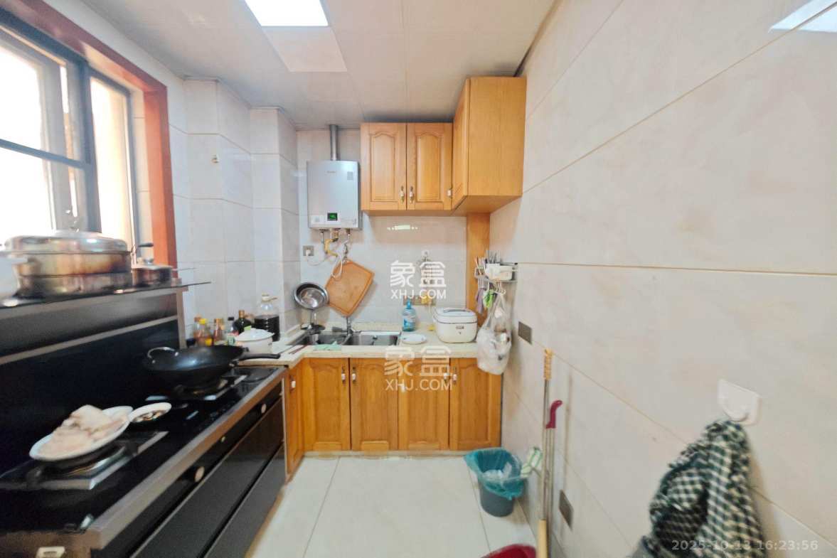 万博汇 3室2厅1卫 3200.0元/月 万博汇 3室2厅1卫 3200.0元/月室内图