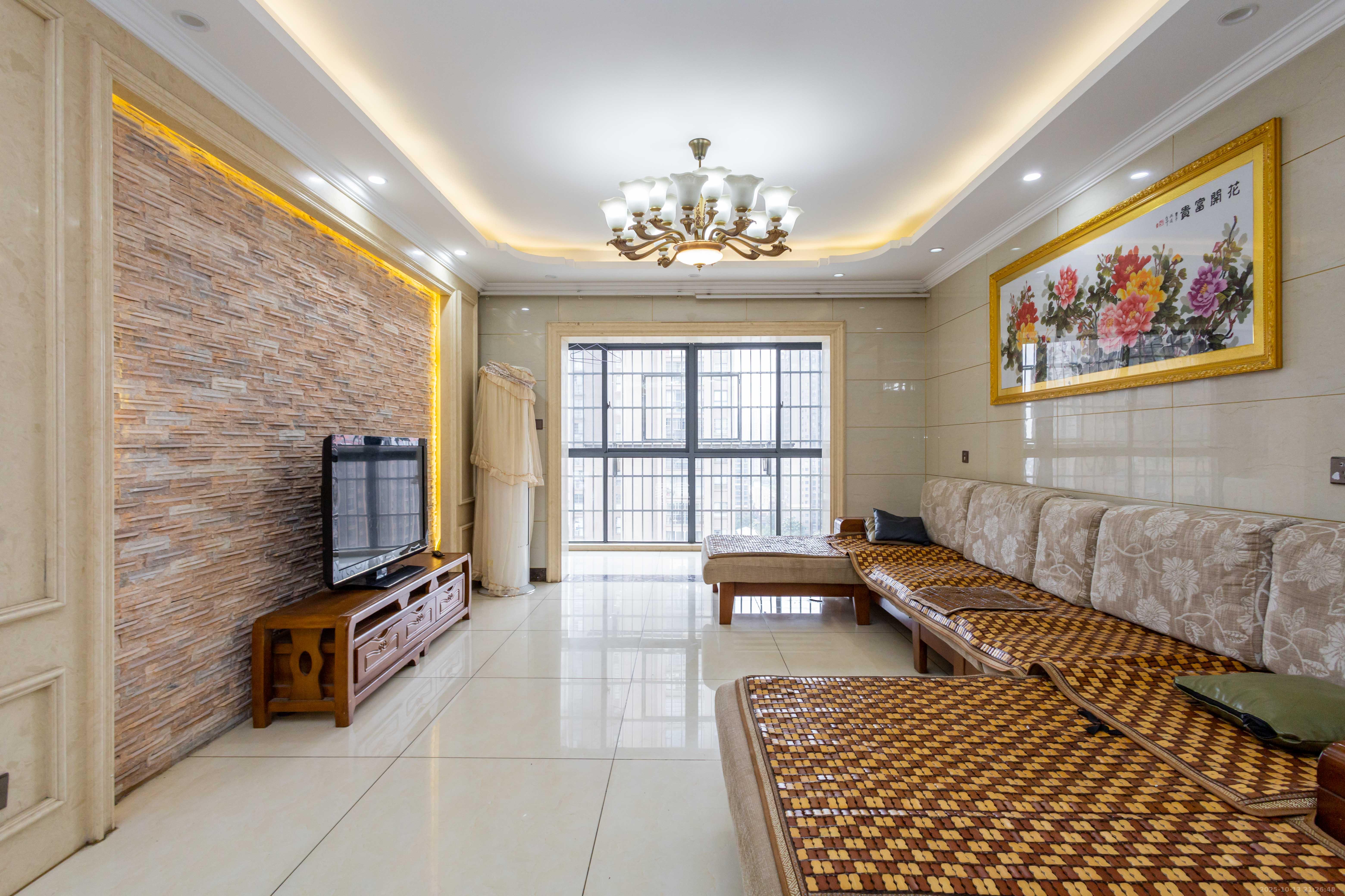 高林仕家 4室2厅2卫 88.9万 高林仕家 4室2厅2卫 88.9万客厅