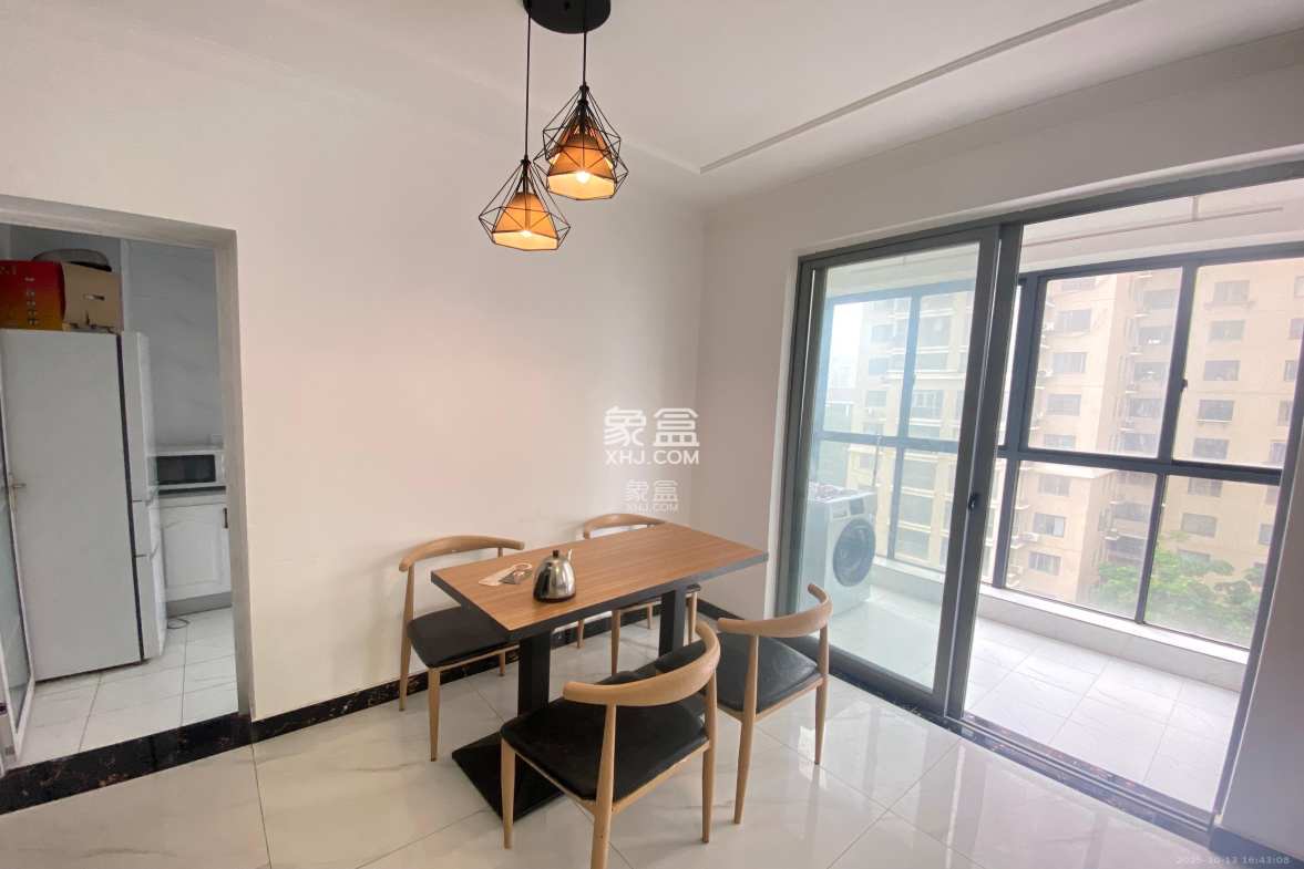 汇景豪庭 2室2厅1卫 2400.0元/月 汇景豪庭 2室2厅1卫 2400.0元/月室内图