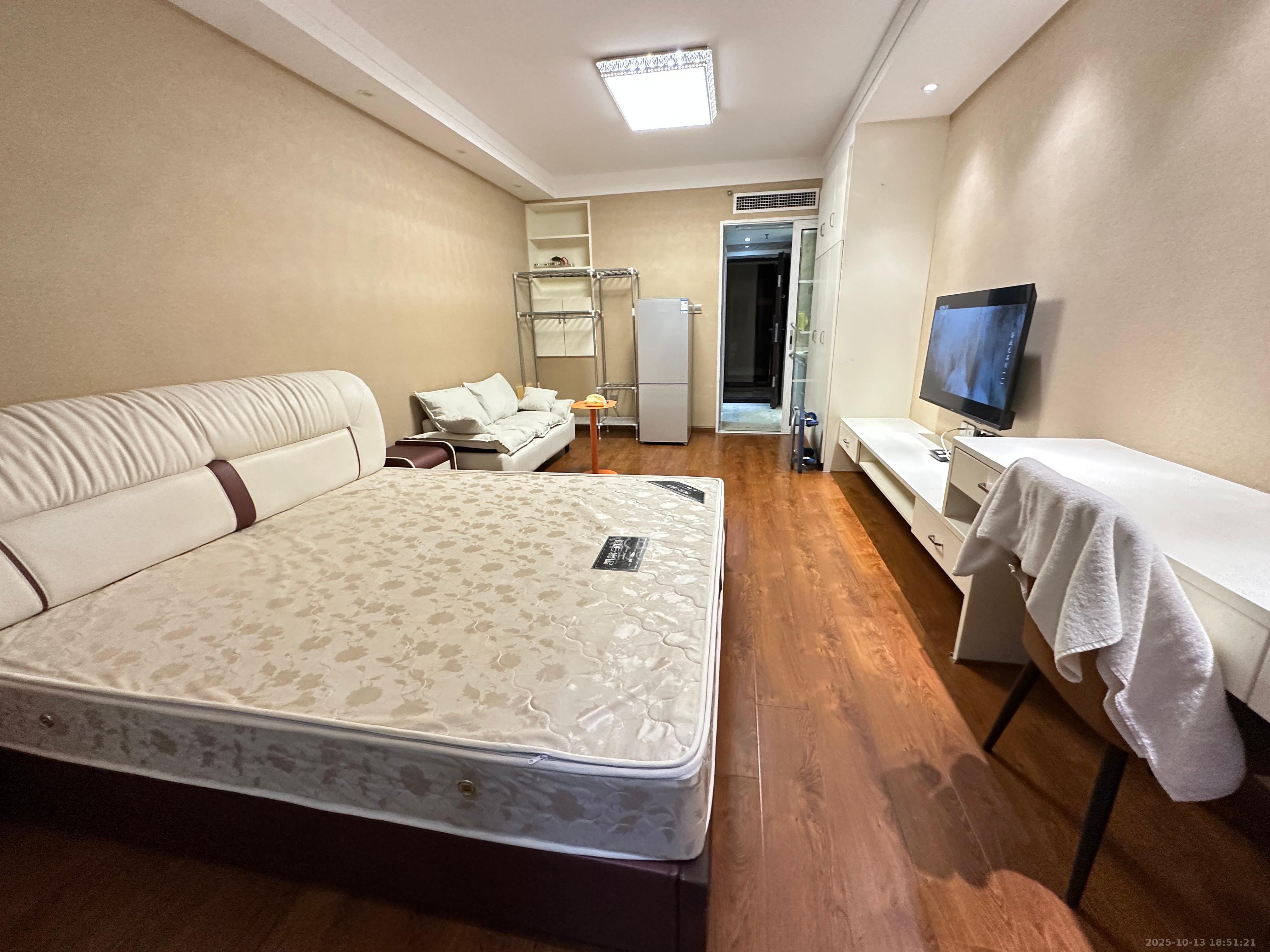 保利国际广场 1室1厅1卫 2300.0元/月 保利国际广场 1室1厅1卫 2300.0元/月室内图