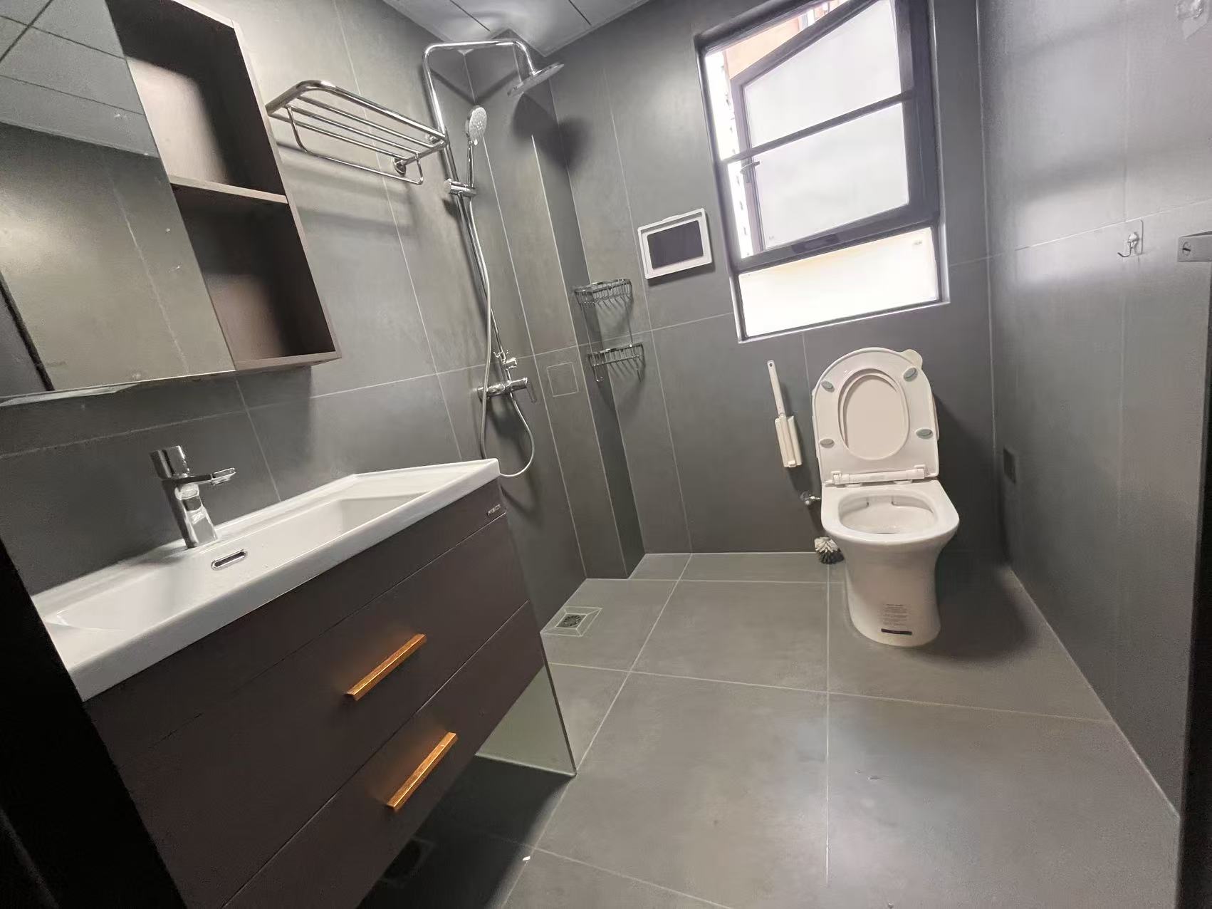 荣盛花语书苑 3室2厅2卫 2500.0元/月 荣盛花语书苑 3室2厅2卫 2500.0元/月室内图