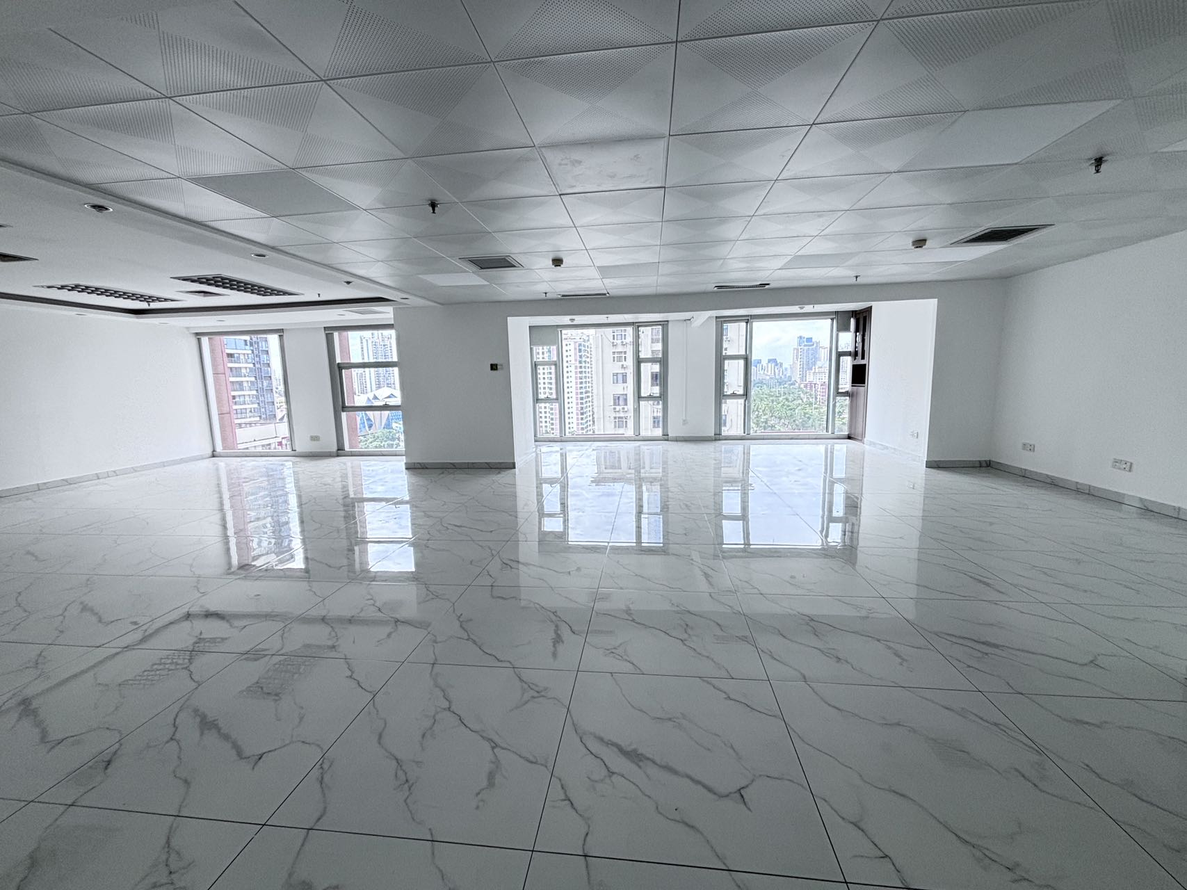 天邑国际大厦   318.22㎡      12000.0元/月室内图