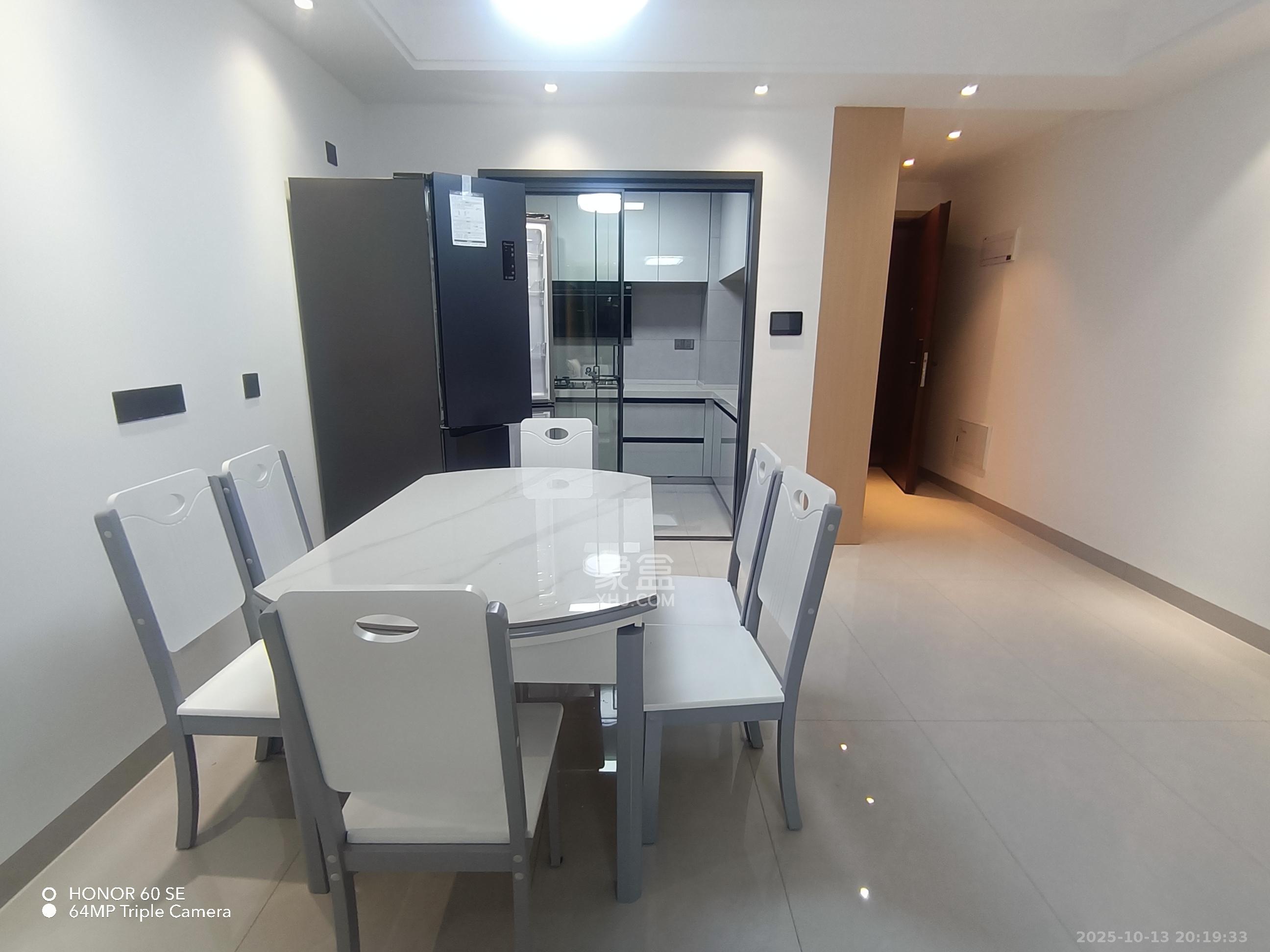 谷山景苑  3室2厅2卫    2500.0元/月 谷山景苑  3室2厅2卫    2500.0元/月室内图