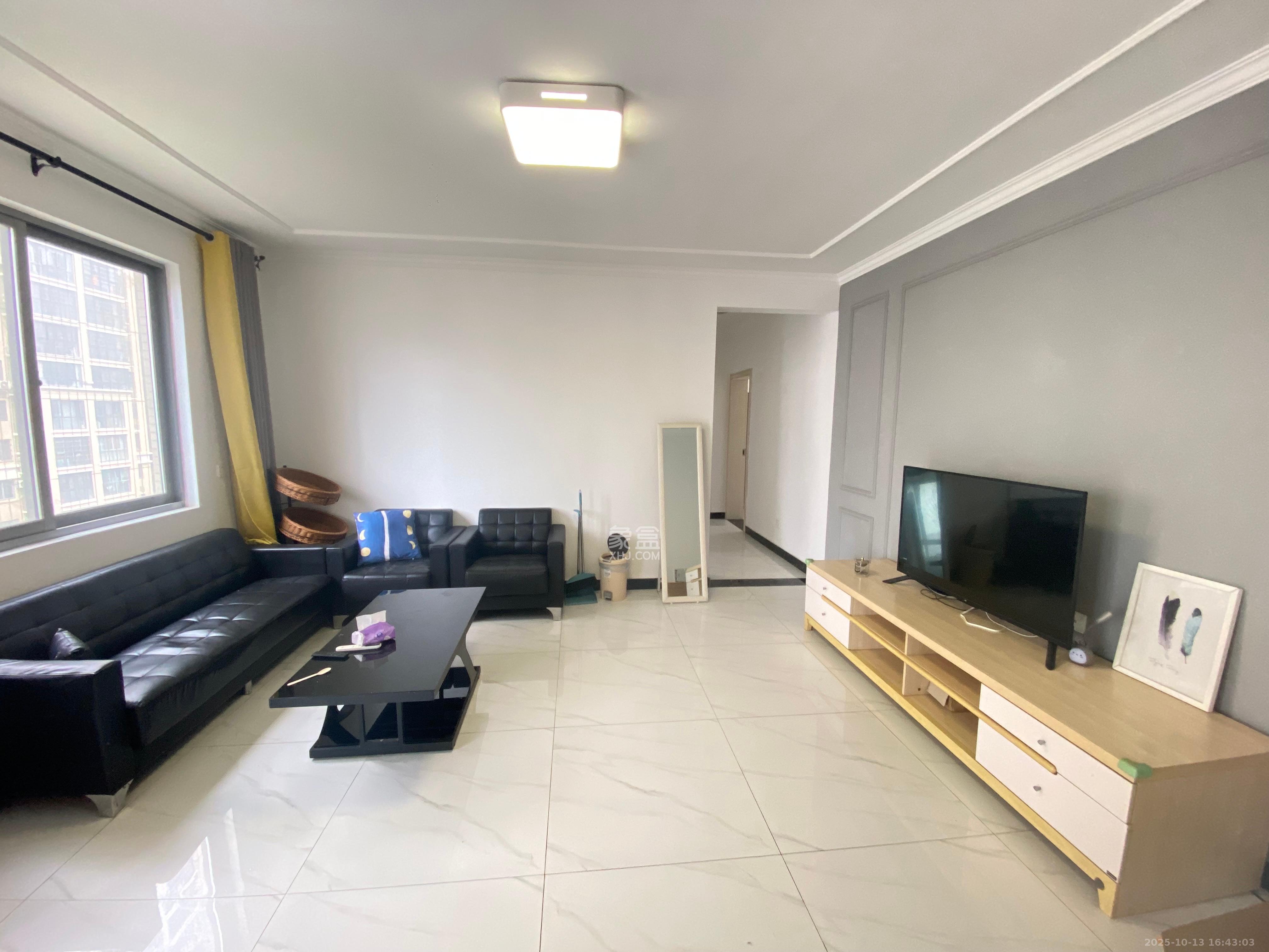 汇景豪庭  2室2厅1卫    2400.0元/月