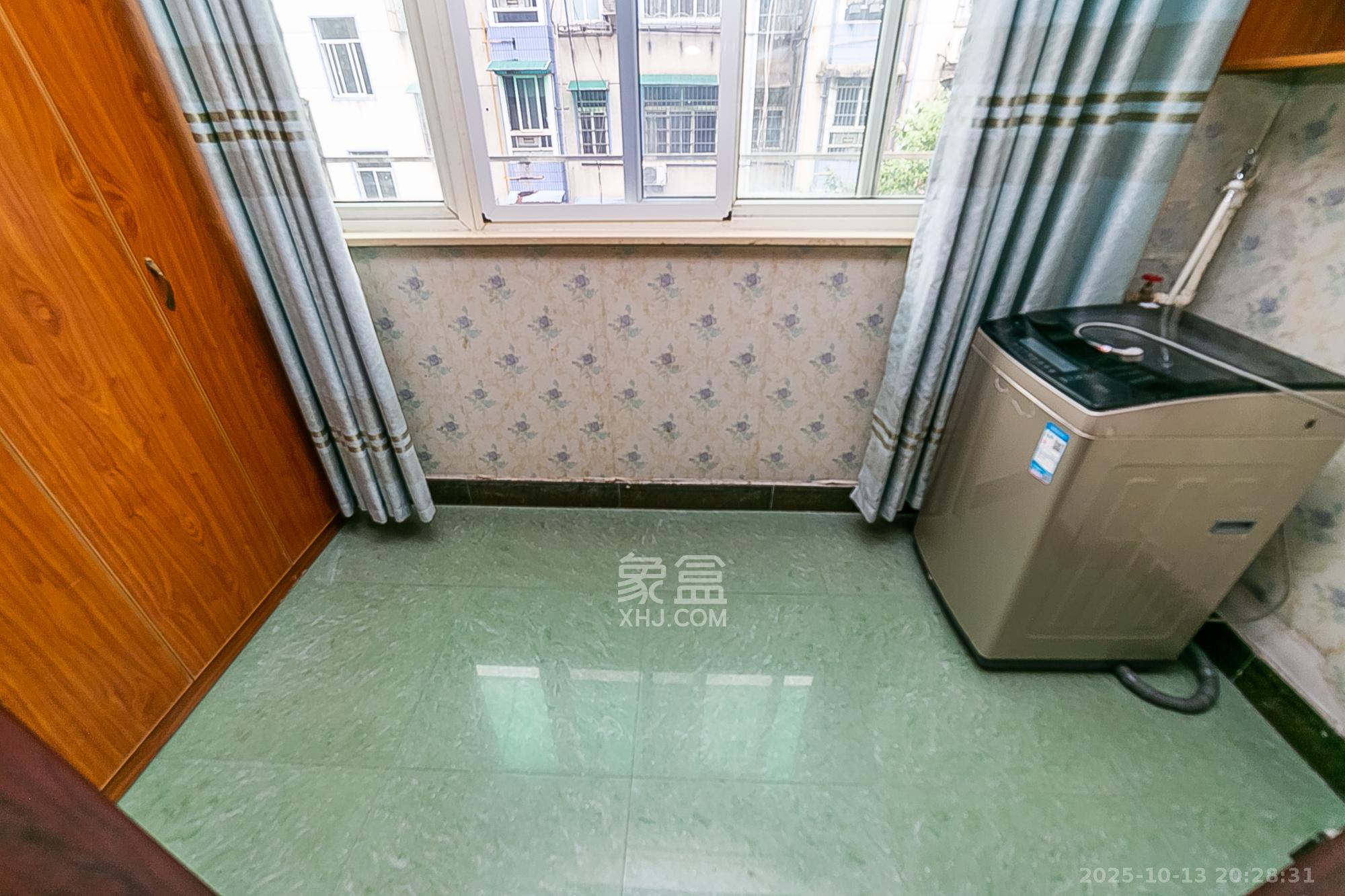 天翔新新家园 2室2厅1卫 42.0万 天翔新新家园 2室2厅1卫 42.0万阳台