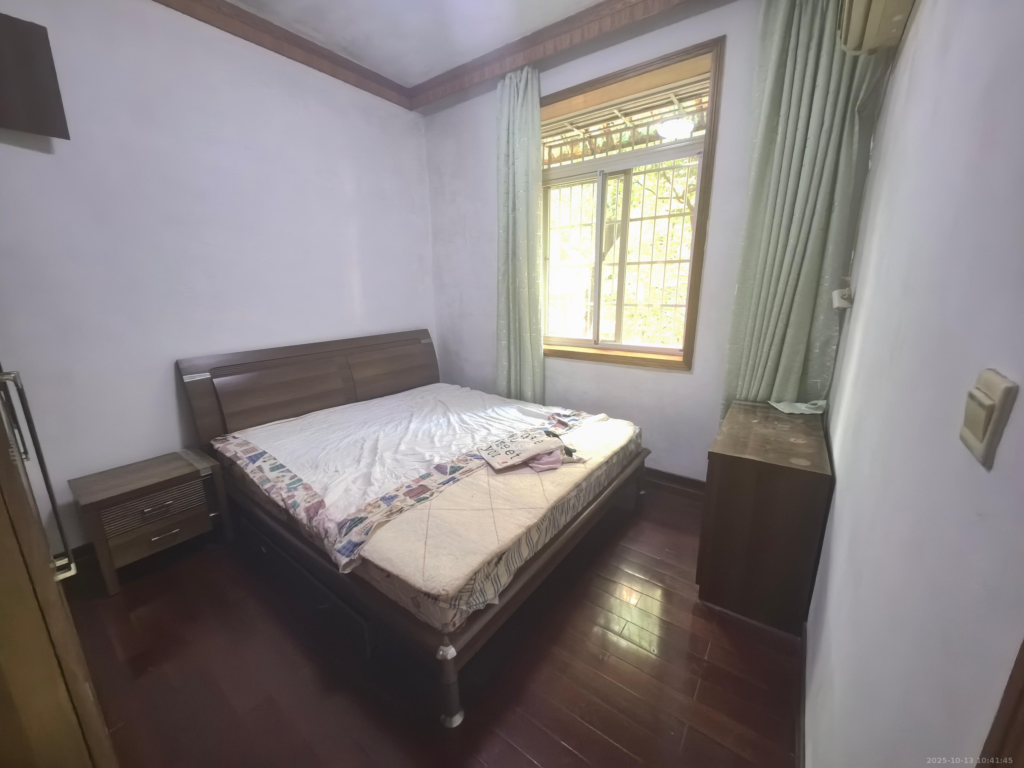 省水院宿舍 3室1厅1卫 2600.0元/月 省水院宿舍 3室1厅1卫 2600.0元/月室内图