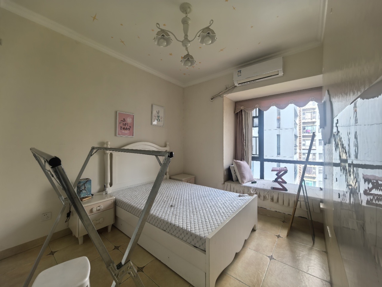 伊泰天骄一期  2室2厅1卫    115.0万客厅