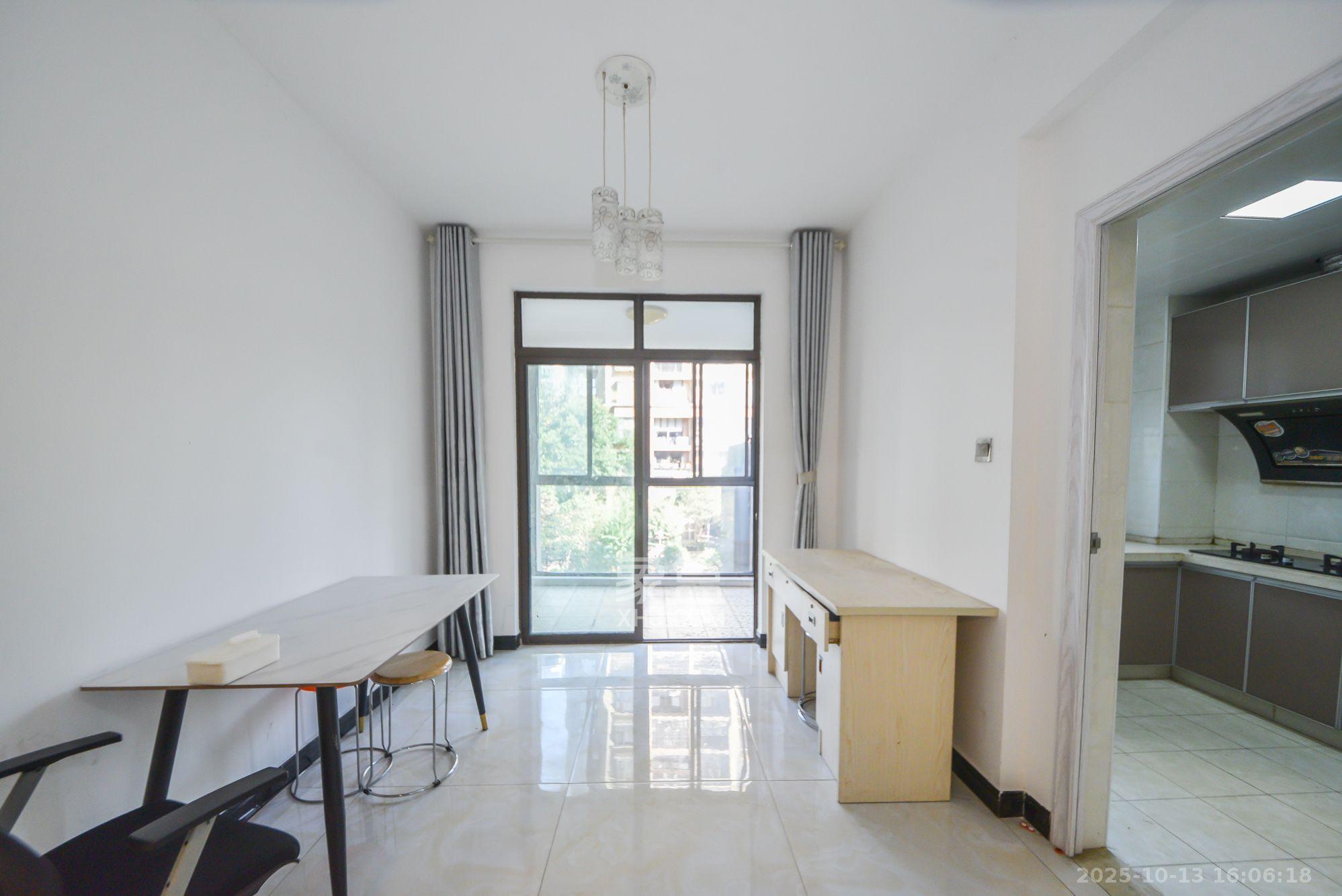 大鸿杰座 3室2厅1卫 3000.0元/月 大鸿杰座 3室2厅1卫 3000.0元/月室内图