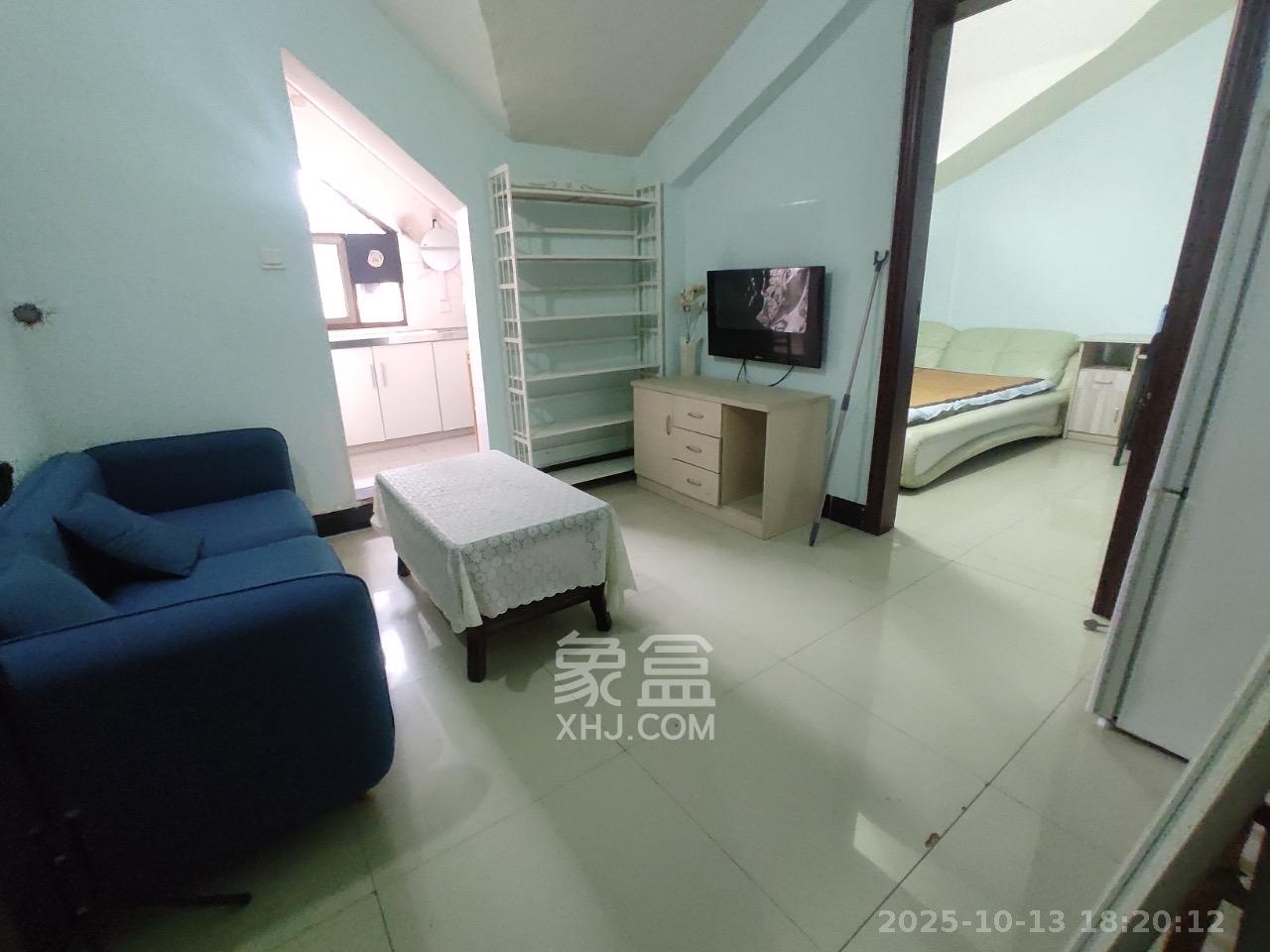 高岭小区  1室1厅1卫    800.0元/月 高岭小区  1室1厅1卫    800.0元/月室内图