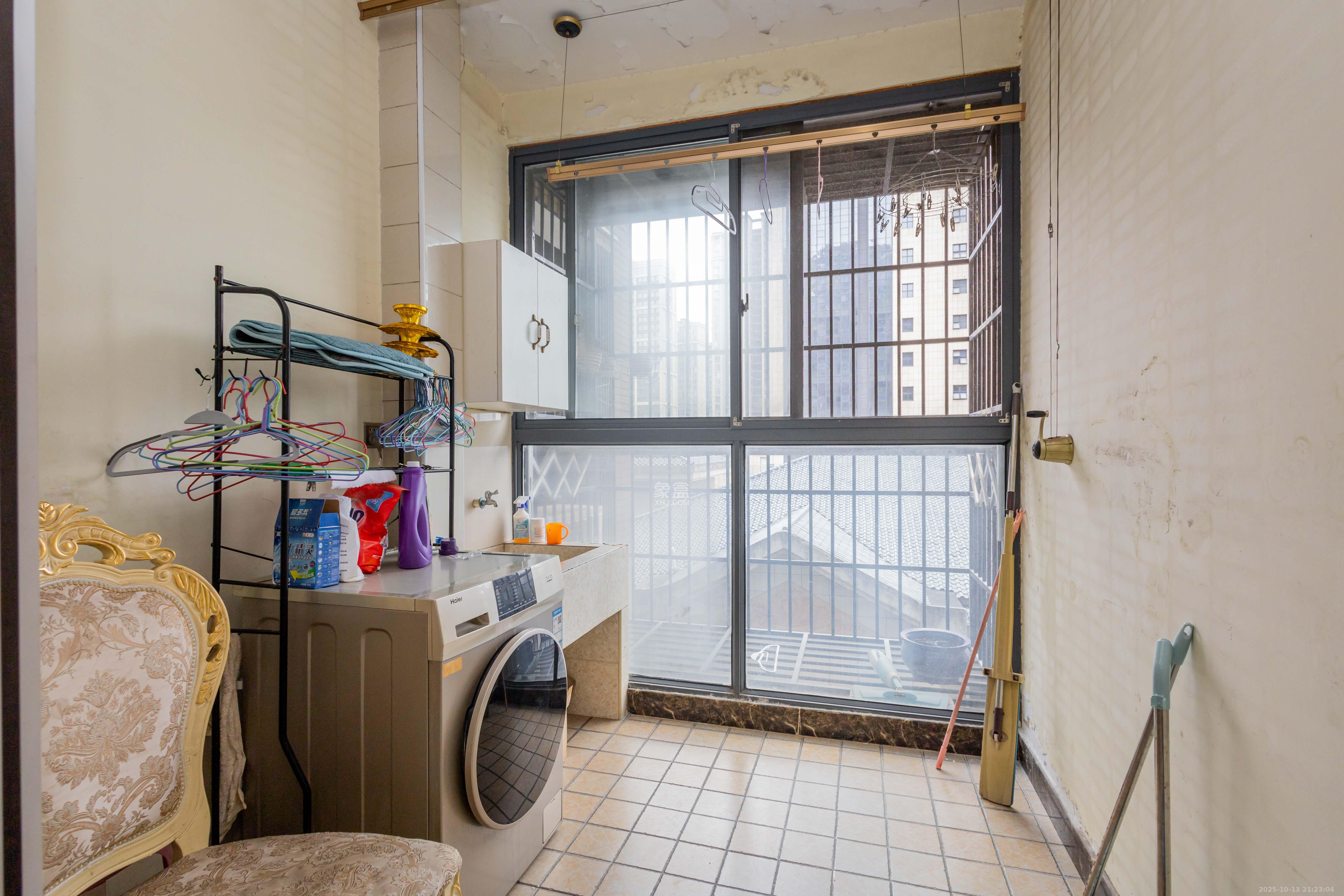 辉煌国际城一期 4室2厅2卫 149.0万 辉煌国际城一期 4室2厅2卫 149.0万卧室