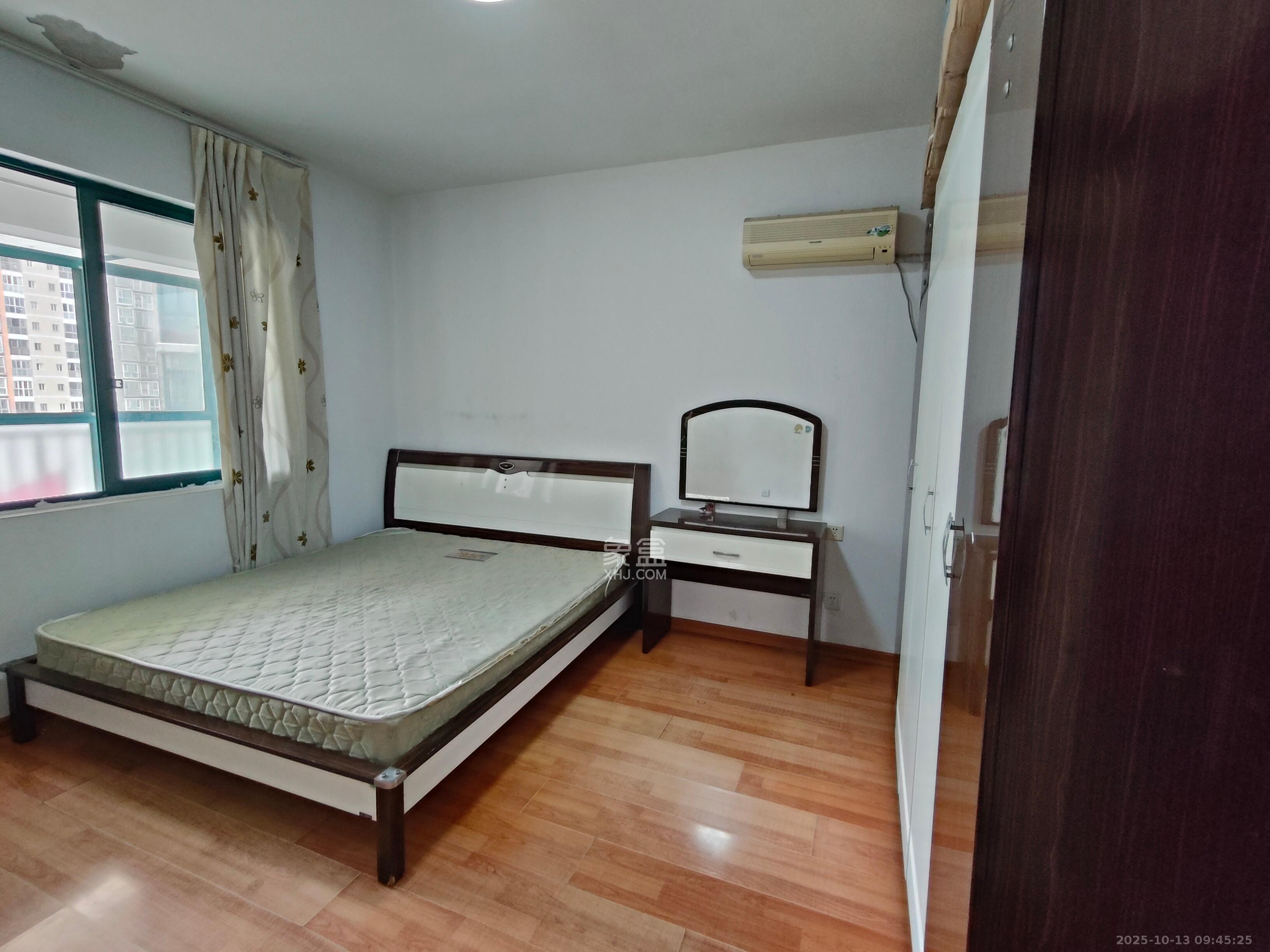 华天LOHO小镇  2室2厅1卫    1300.0元/月 华天LOHO小镇  2室2厅1卫    1300.0元/月室内图