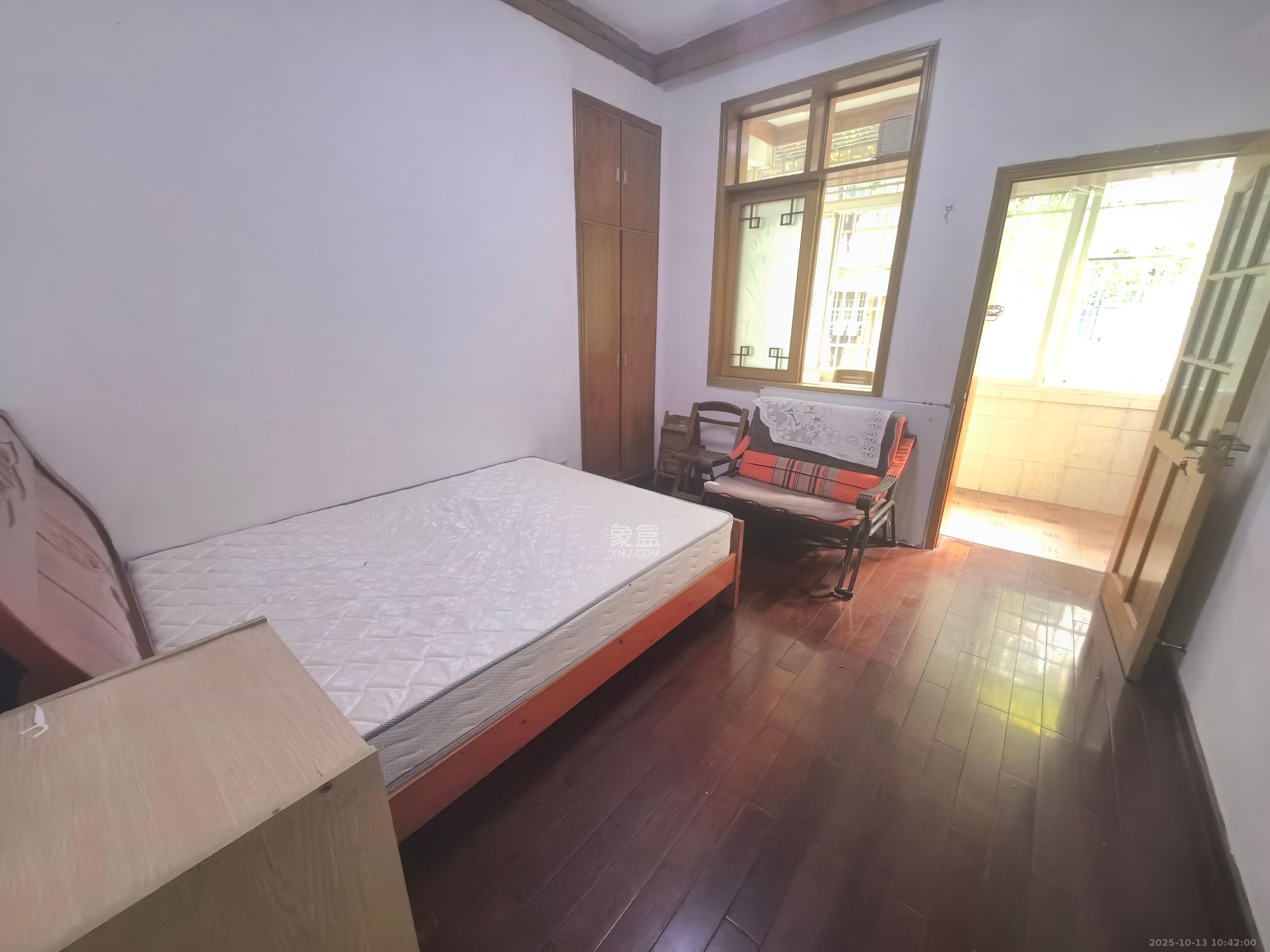 省水院宿舍 3室1厅1卫 2600.0元/月 省水院宿舍 3室1厅1卫 2600.0元/月室内图