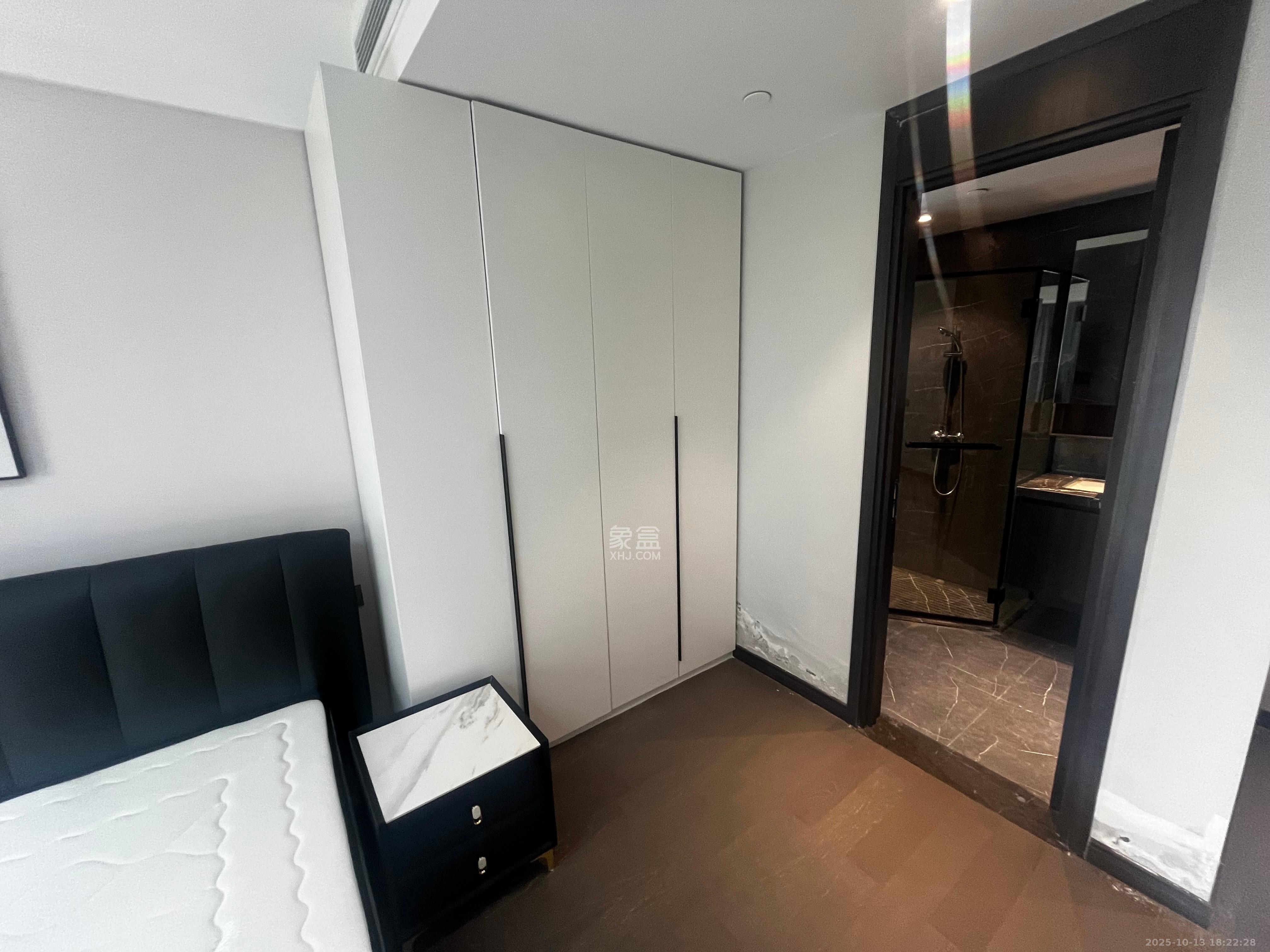 绿地麓云国际 1室0厅0卫 6000.0元/月 绿地麓云国际 1室0厅0卫 6000.0元/月室内图