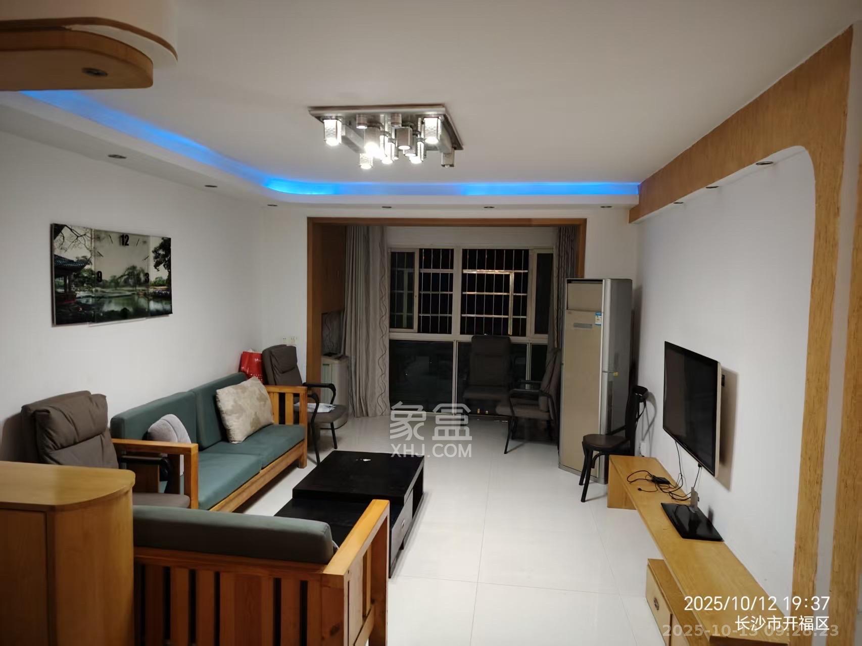 恒鑫澜北湾  2室1厅1卫    2200.0元/月