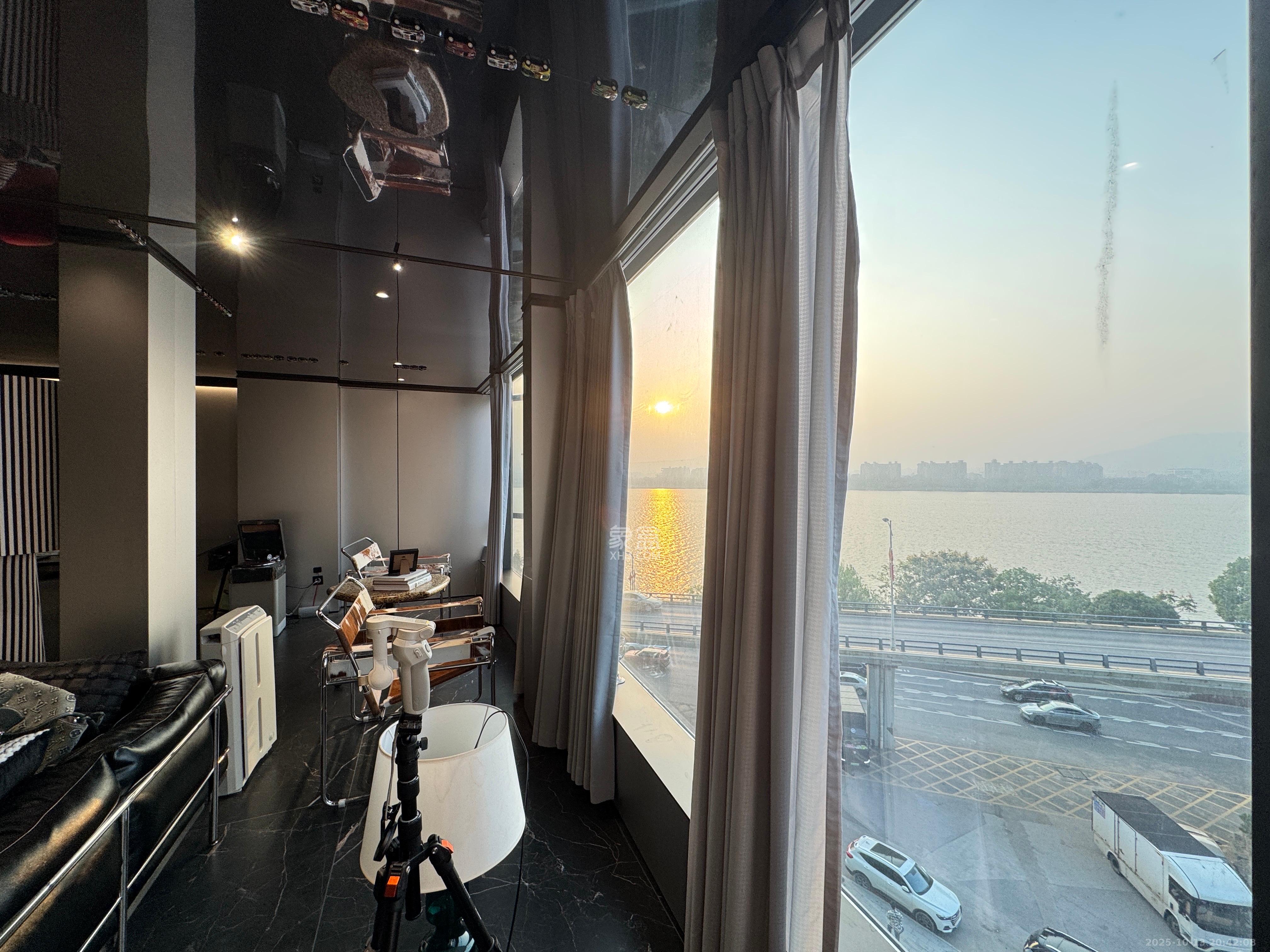 湘江颂  1室1厅1卫    13000.0元/月室内图