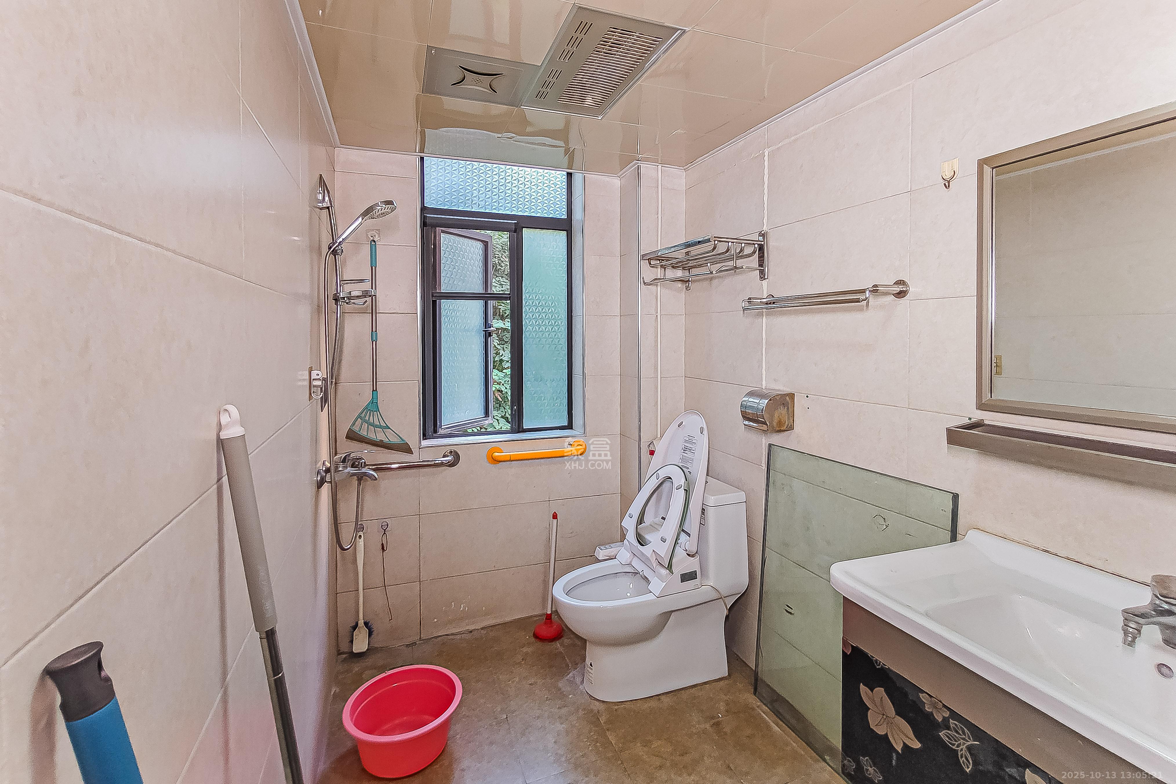 星城书香苑(星城书院) 3室2厅1卫 112.0万 星城书香苑(星城书院) 3室2厅1卫 112.0万卫生间