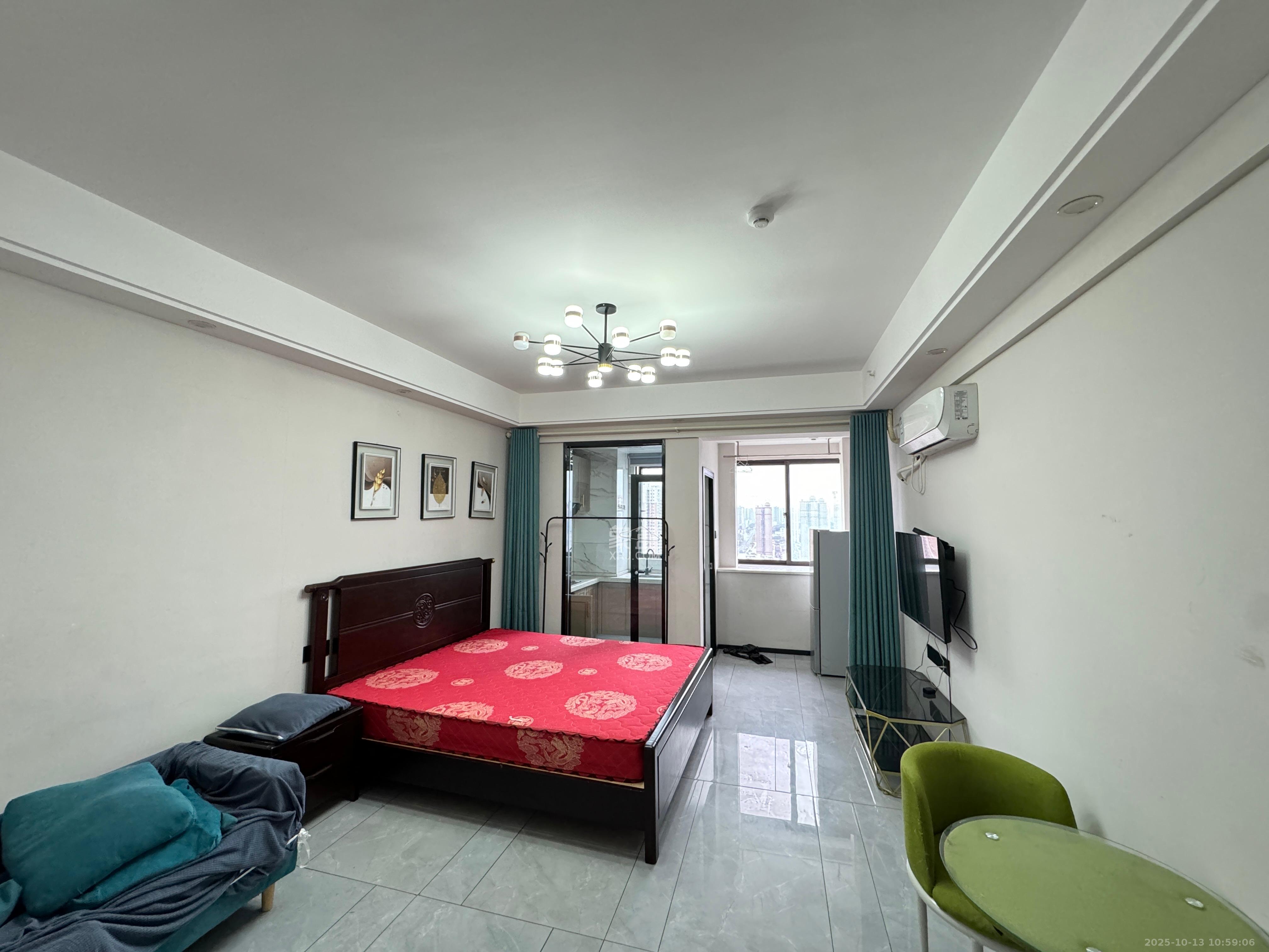 国泰九龙湾  1室1厅1卫    1300.0元/月 国泰九龙湾  1室1厅1卫    1300.0元/月