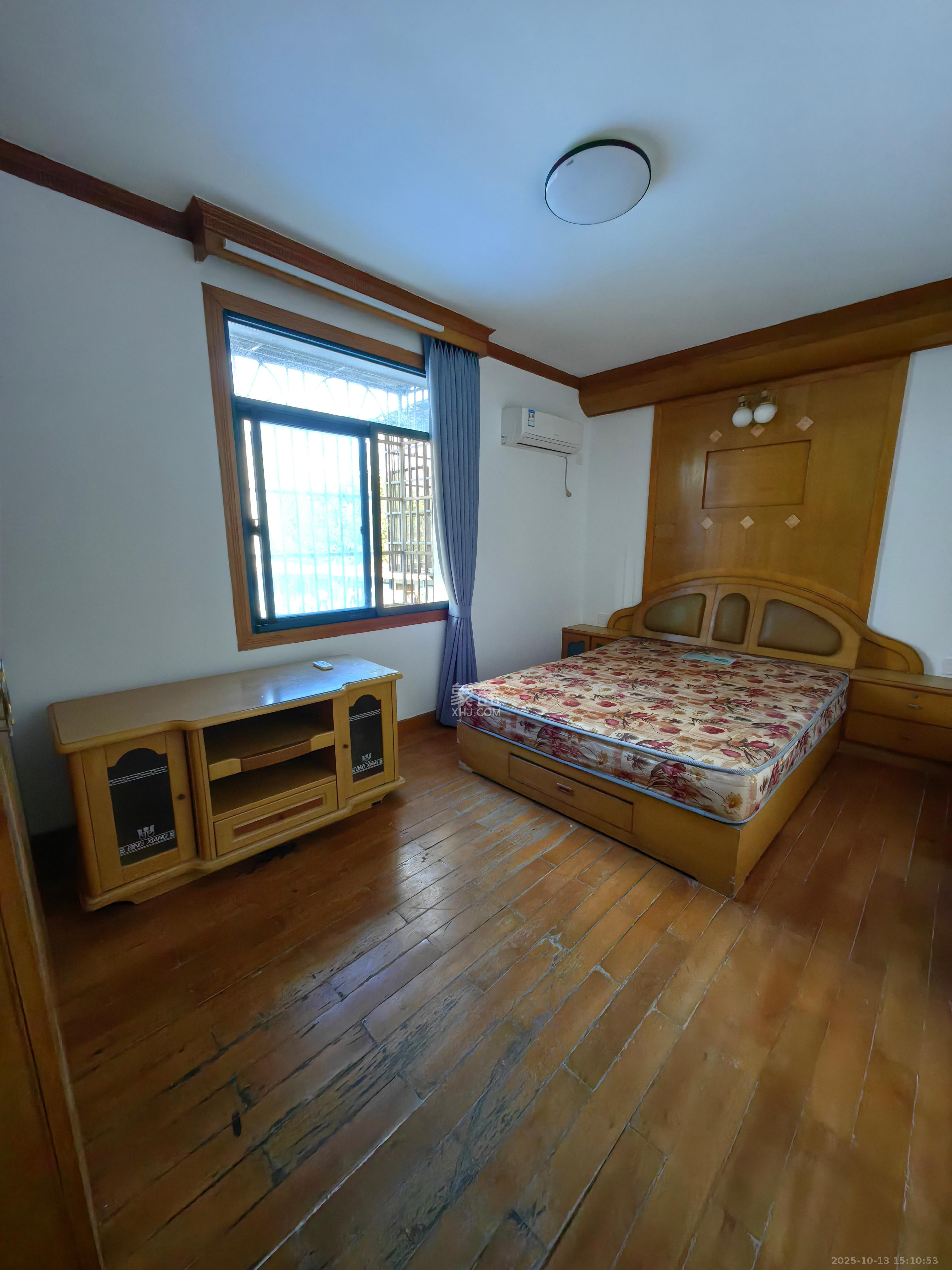 县府坪巷散盘  3室2厅2卫    2500.0元/月室内图