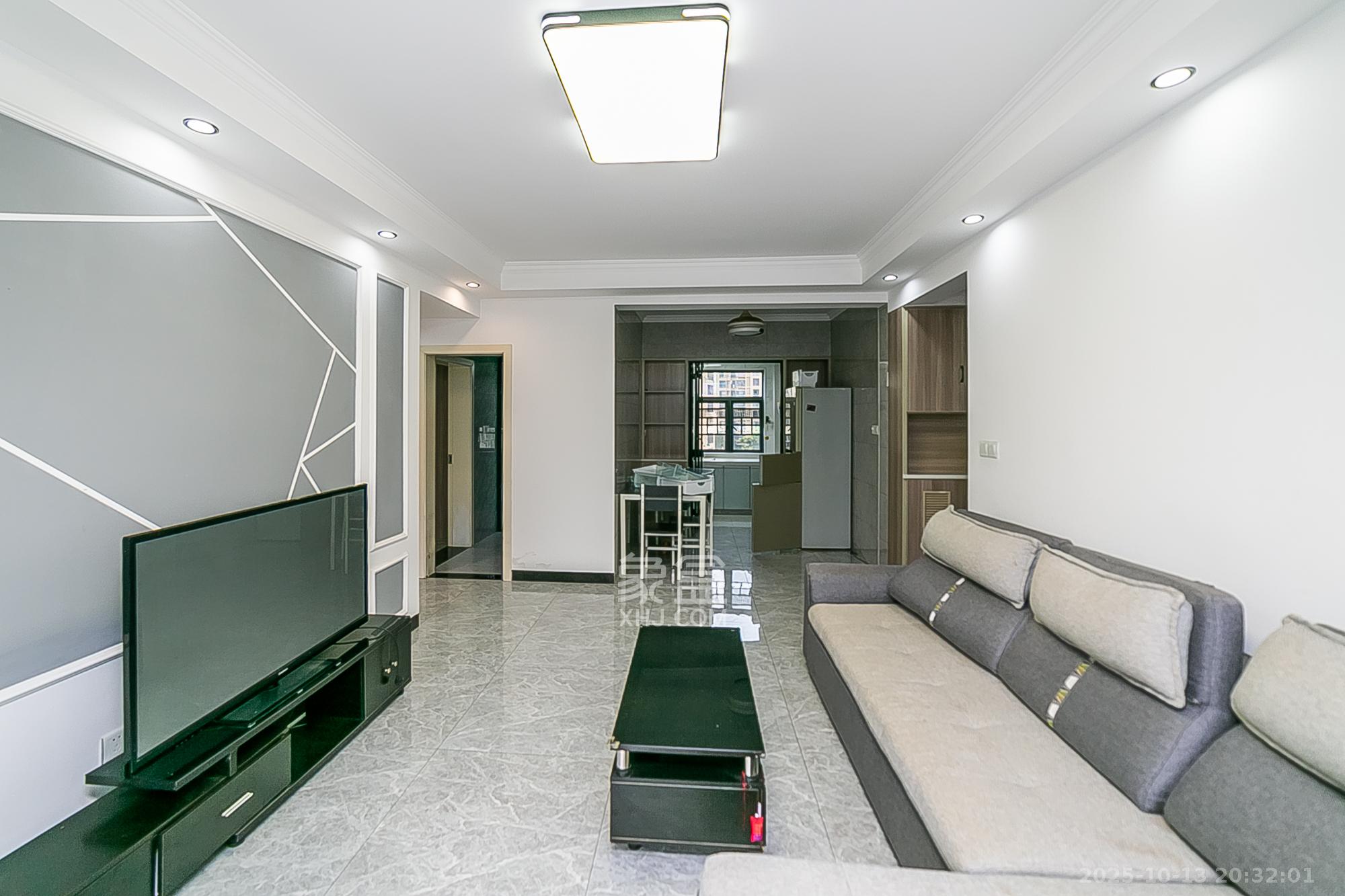 长盛岚庭  3室2厅1卫    95.8万 长盛岚庭  3室2厅1卫    95.8万客厅