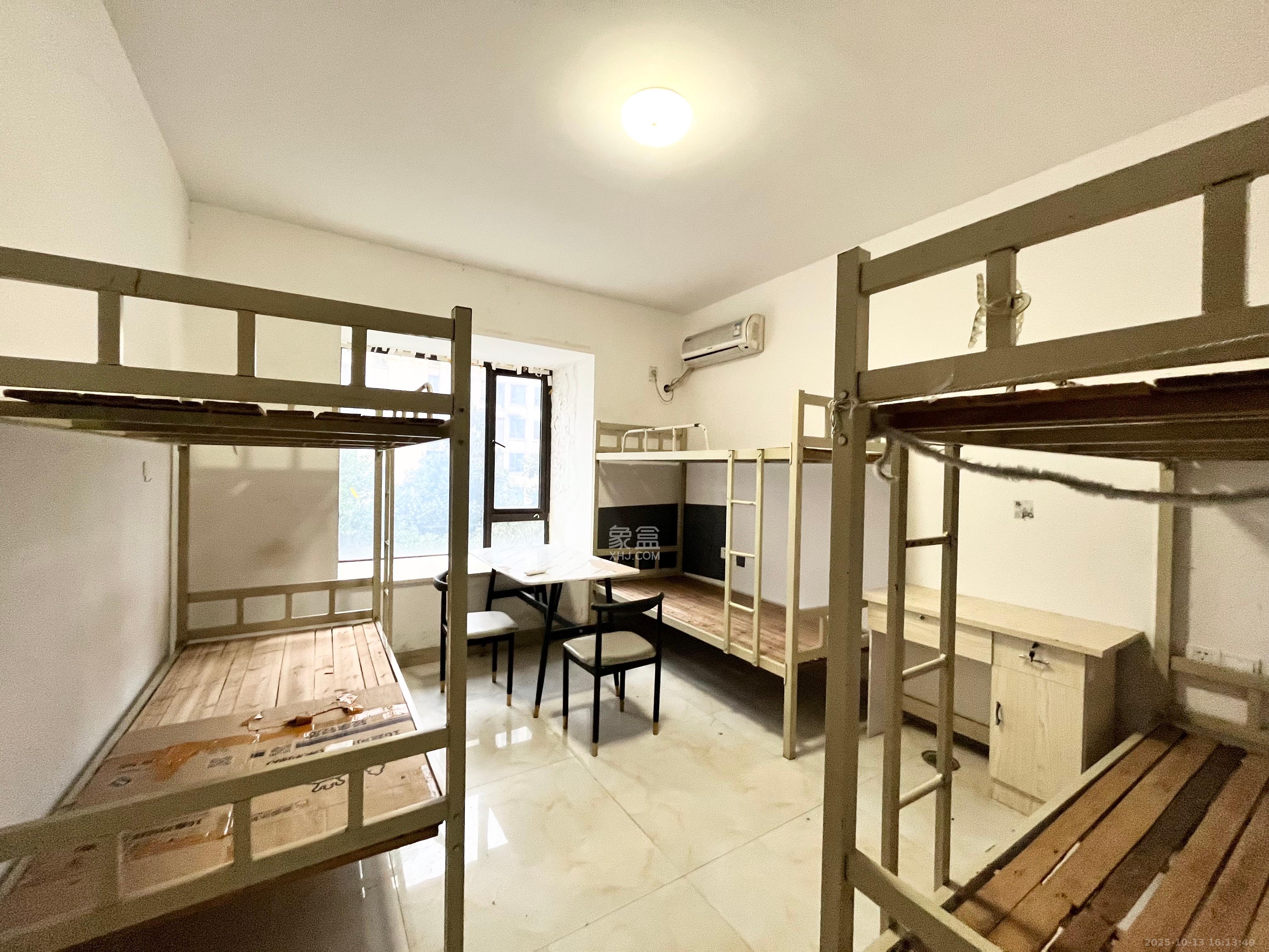 保利麓谷林语E区 3室2厅1卫 2000.0元/月 保利麓谷林语E区 3室2厅1卫 2000.0元/月室内图