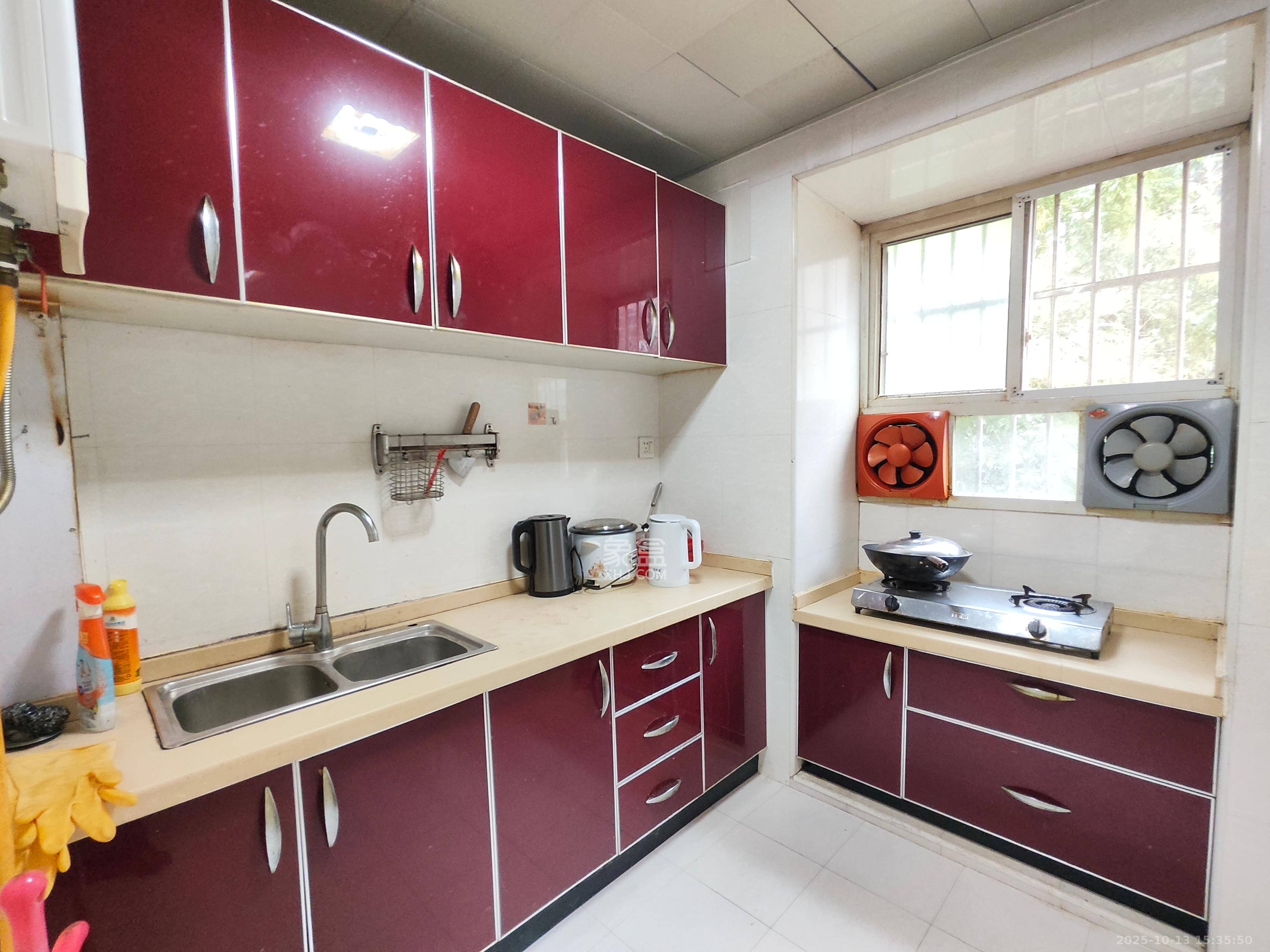 金蕾苑  3室2厅2卫    2600.0元/月室内图