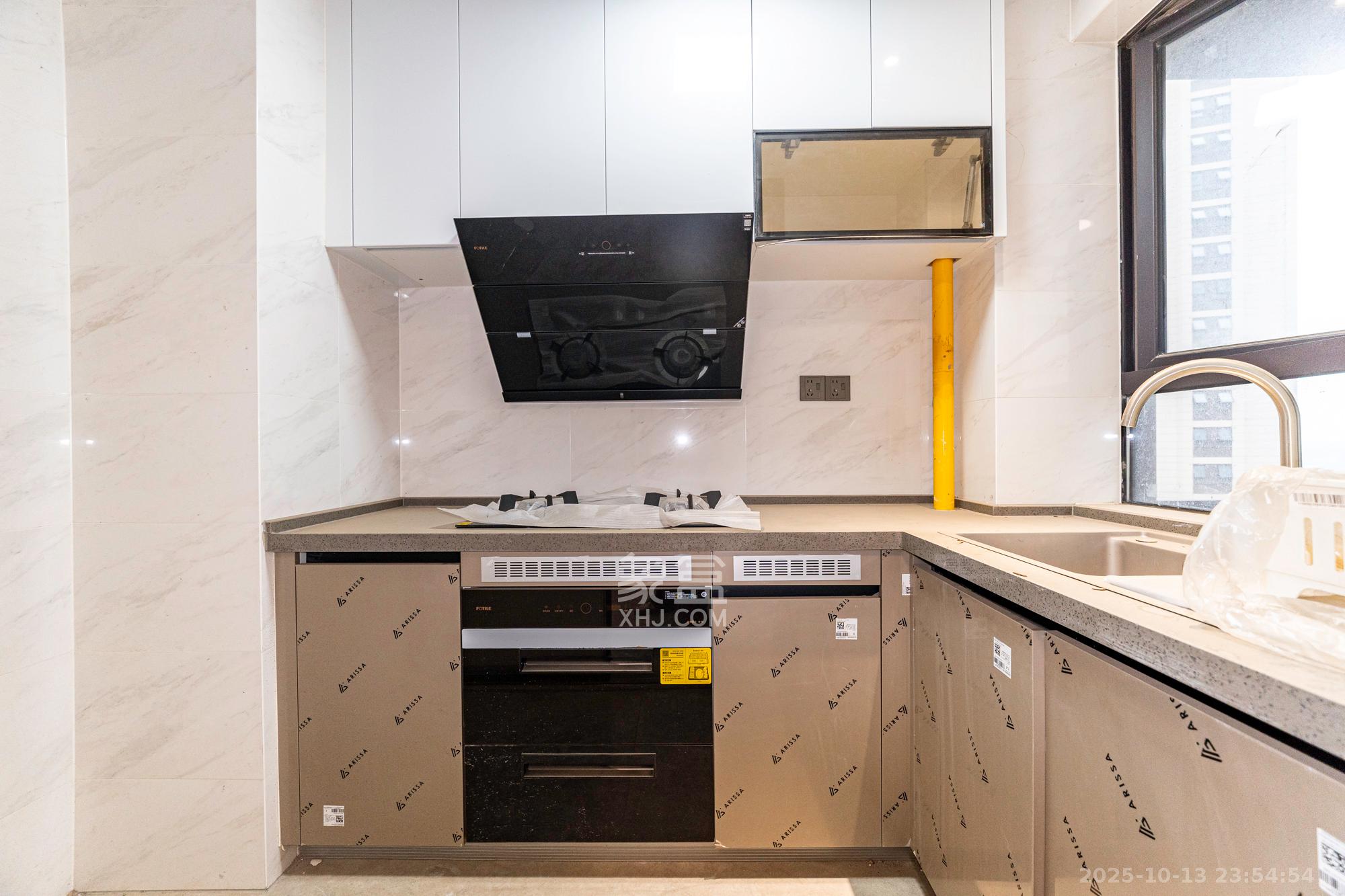 荣盛锦绣学府 3室2厅2卫 95.8万 荣盛锦绣学府 3室2厅2卫 95.8万厨房