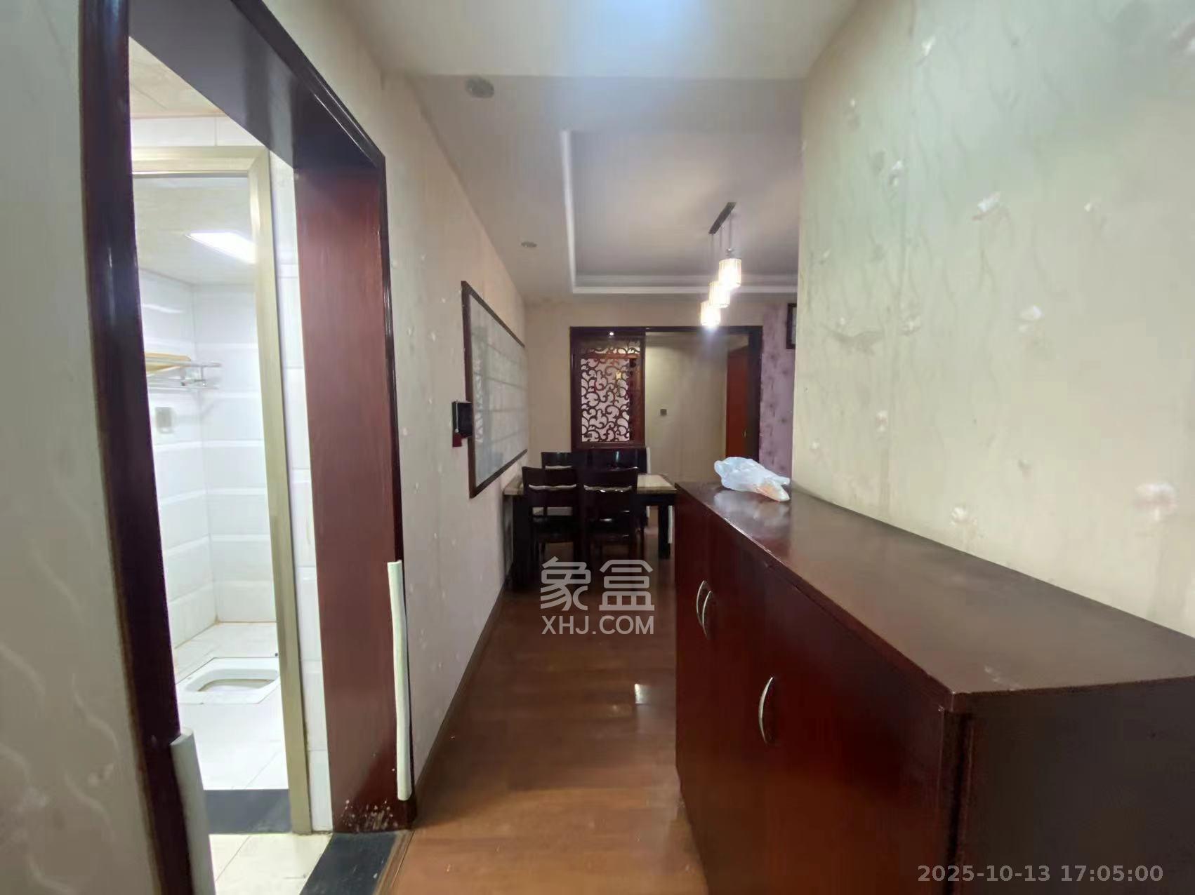 铂宫 3室2厅2卫 4000.0元/月 铂宫 3室2厅2卫 4000.0元/月室内图