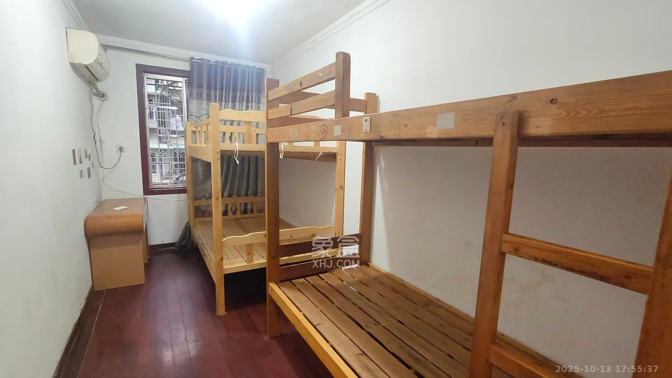 南建公寓  4室2厅1卫    2200.0元/月 南建公寓  4室2厅1卫    2200.0元/月