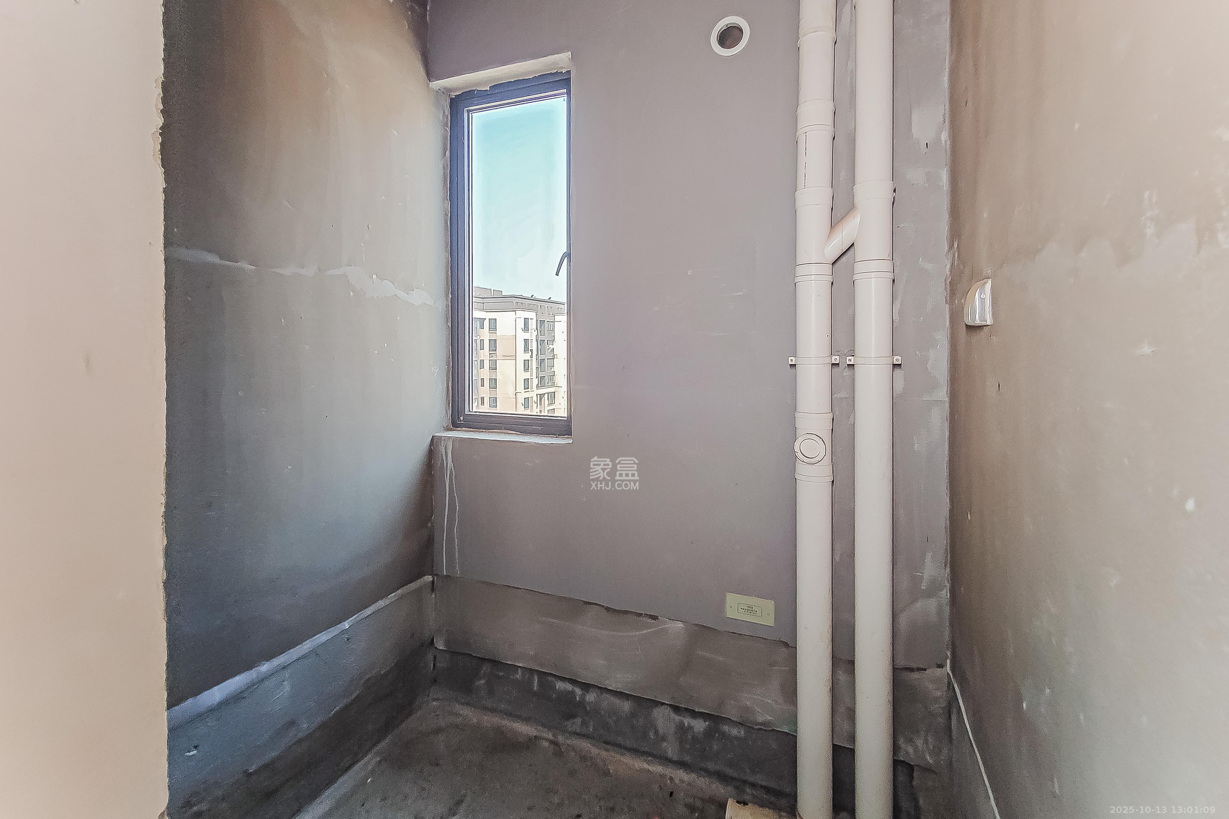 建发中央公园(建发美地) 6室2厅3卫 360.0万 建发中央公园(建发美地) 6室2厅3卫 360.0万卫生间