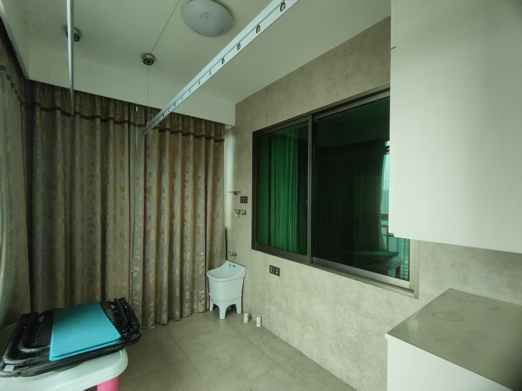 华苑阁 4室2厅2卫 2500.0元/月 华苑阁 4室2厅2卫 2500.0元/月室内图