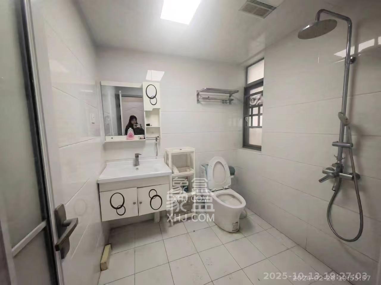 湖湘奥林匹克花园  3室2厅2卫    2400.0元/月 湖湘奥林匹克花园  3室2厅2卫    2400.0元/月室内图