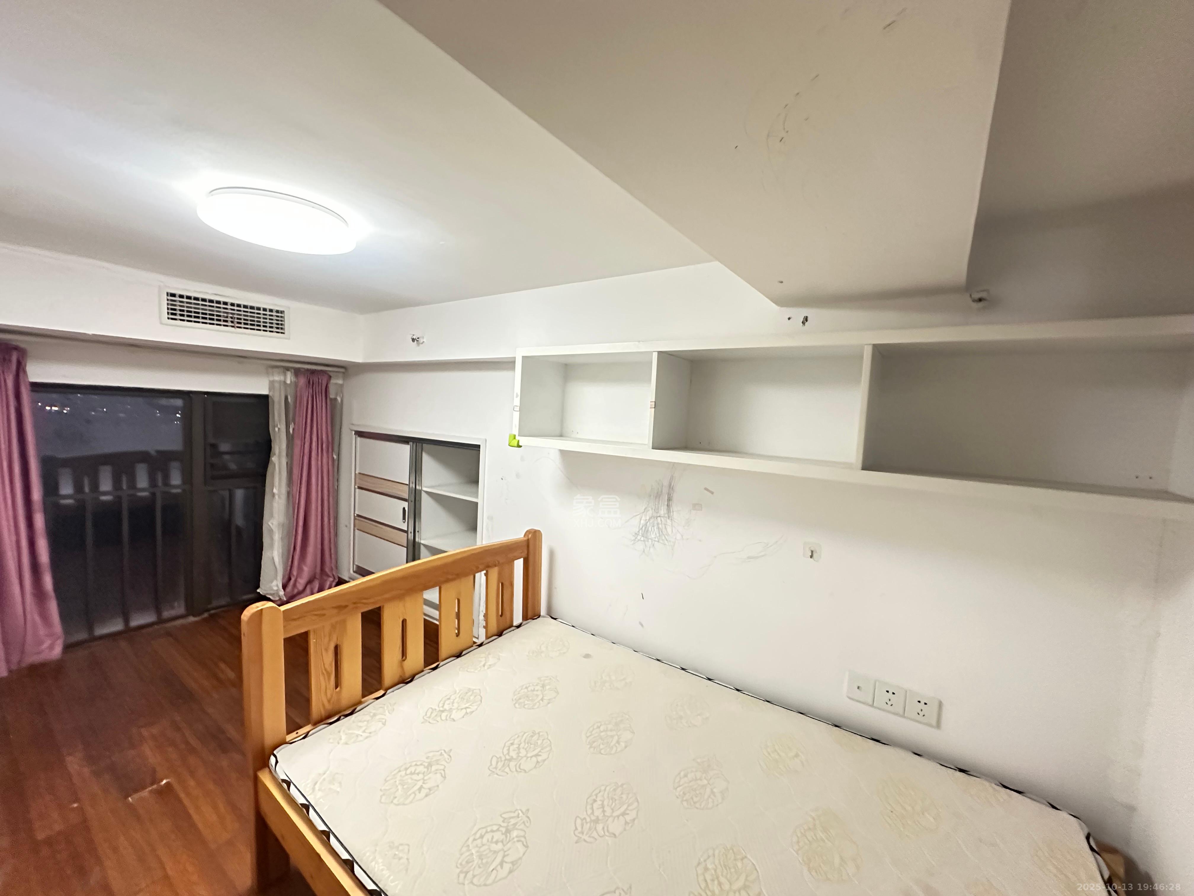 达美溪湖湾  3室1厅2卫    1900.0元/月室内图