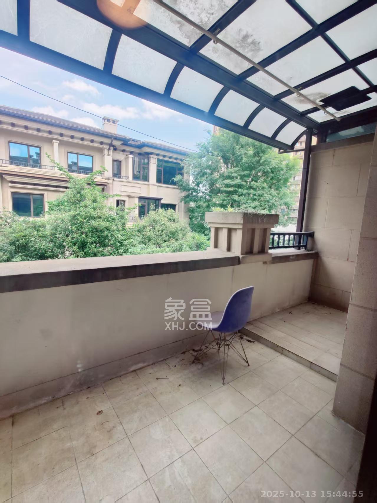 龙湖湘风原著（龙湖湘风星城）  6室3厅3卫    5500.0元/月室内图