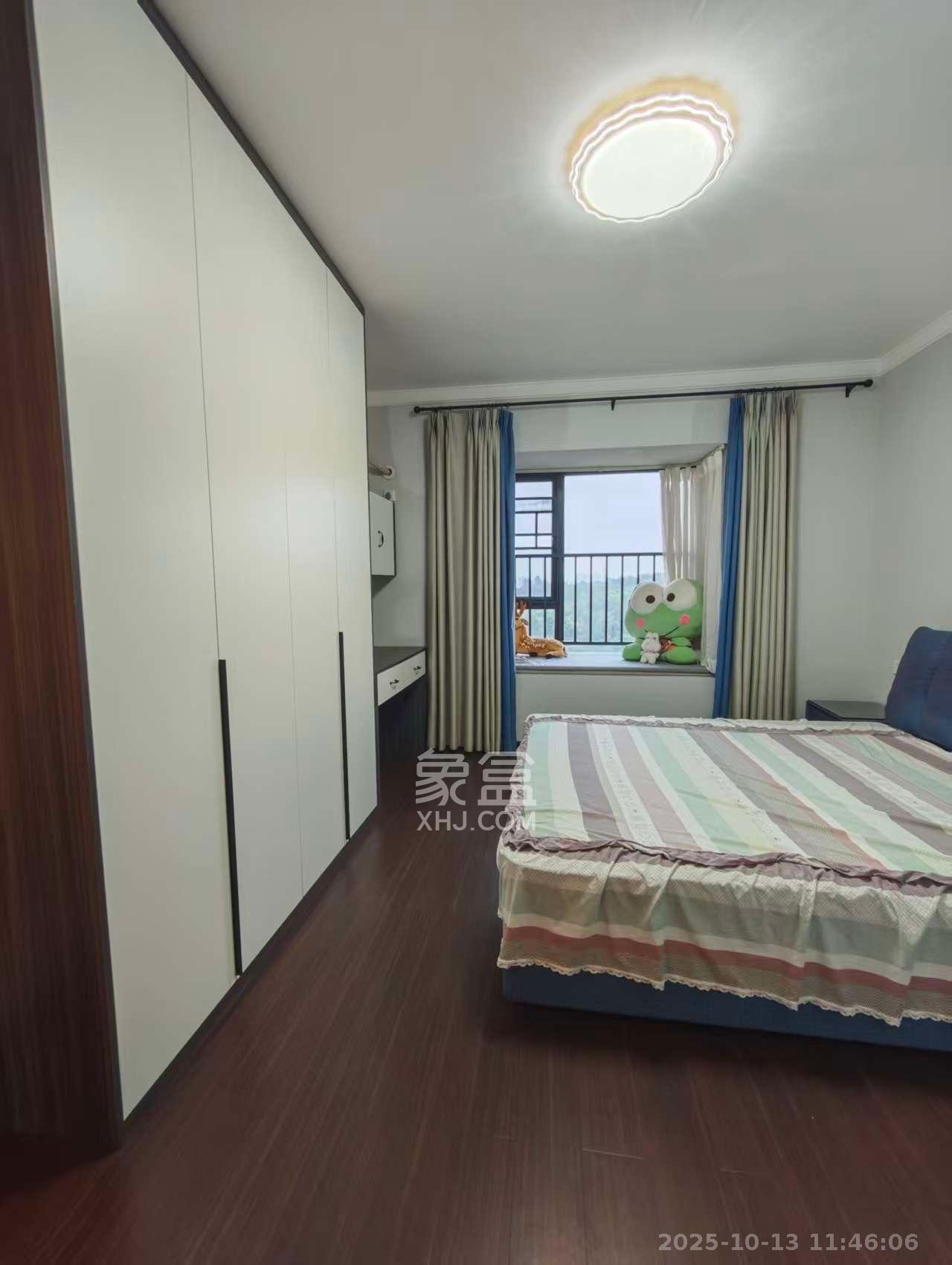 珠江东方明珠（新地东方明珠）三期  3室2厅2卫    2500.0元/月室内图