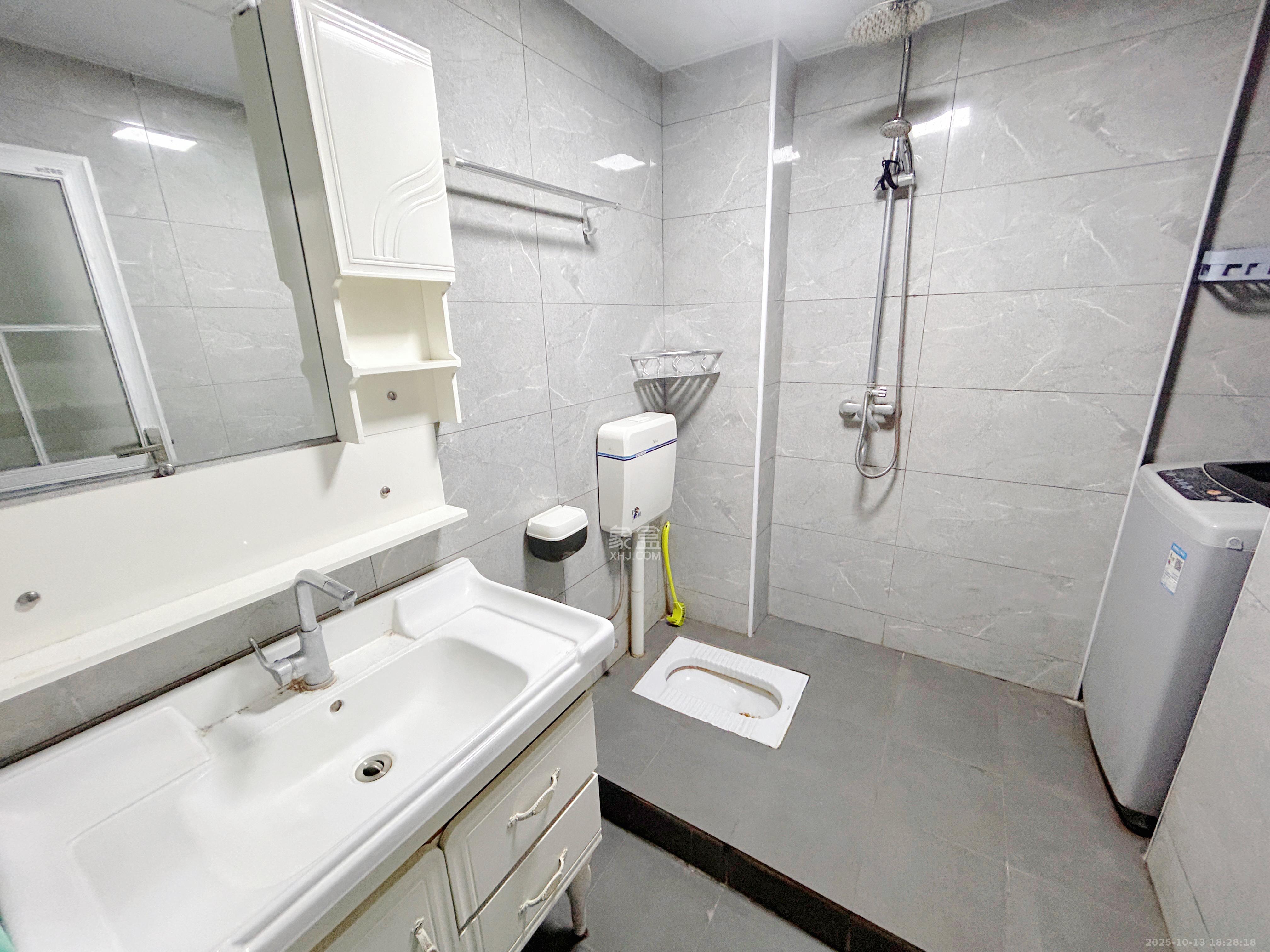 欧亚达国际广场  1室1厅1卫    2000.0元/月室内图