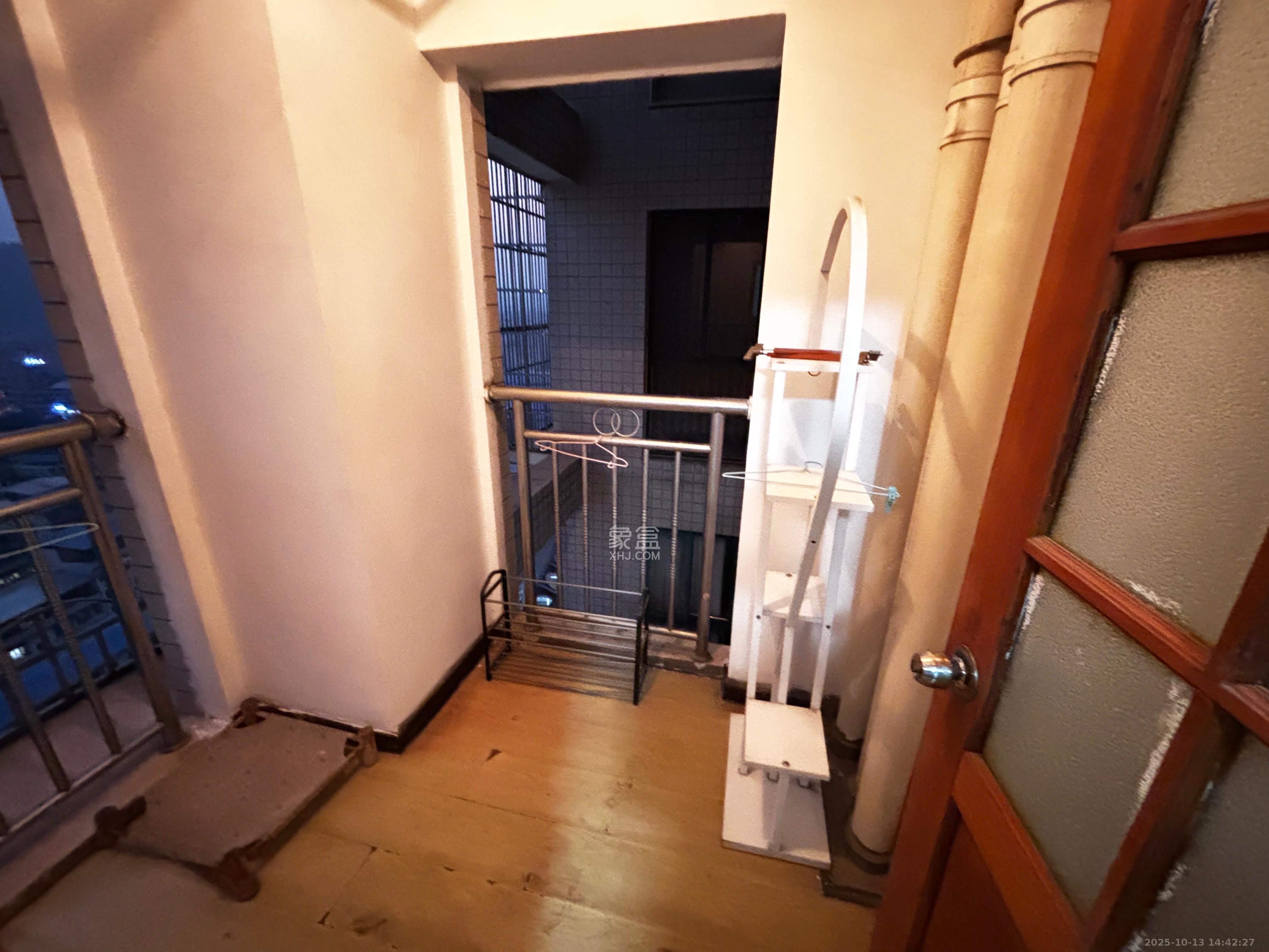 上东印象  3室1厅1卫    2400.0元/月 上东印象  3室1厅1卫    2400.0元/月室内图