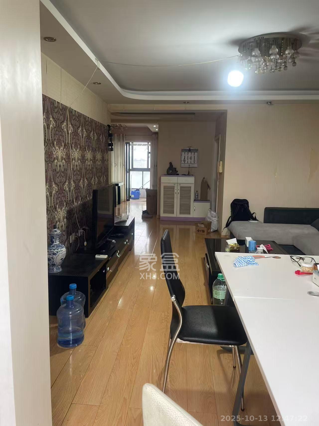 西子花苑 3室2厅1卫 2800.0元/月 西子花苑 3室2厅1卫 2800.0元/月室内图