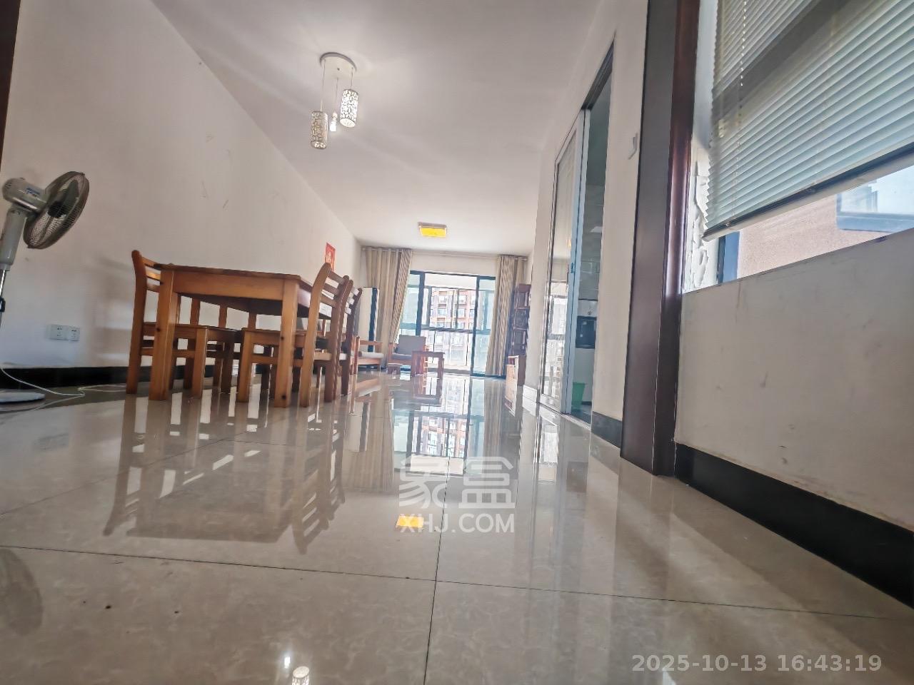 荣悦台  3室2厅1卫    3400.0元/月 荣悦台  3室2厅1卫    3400.0元/月室内图