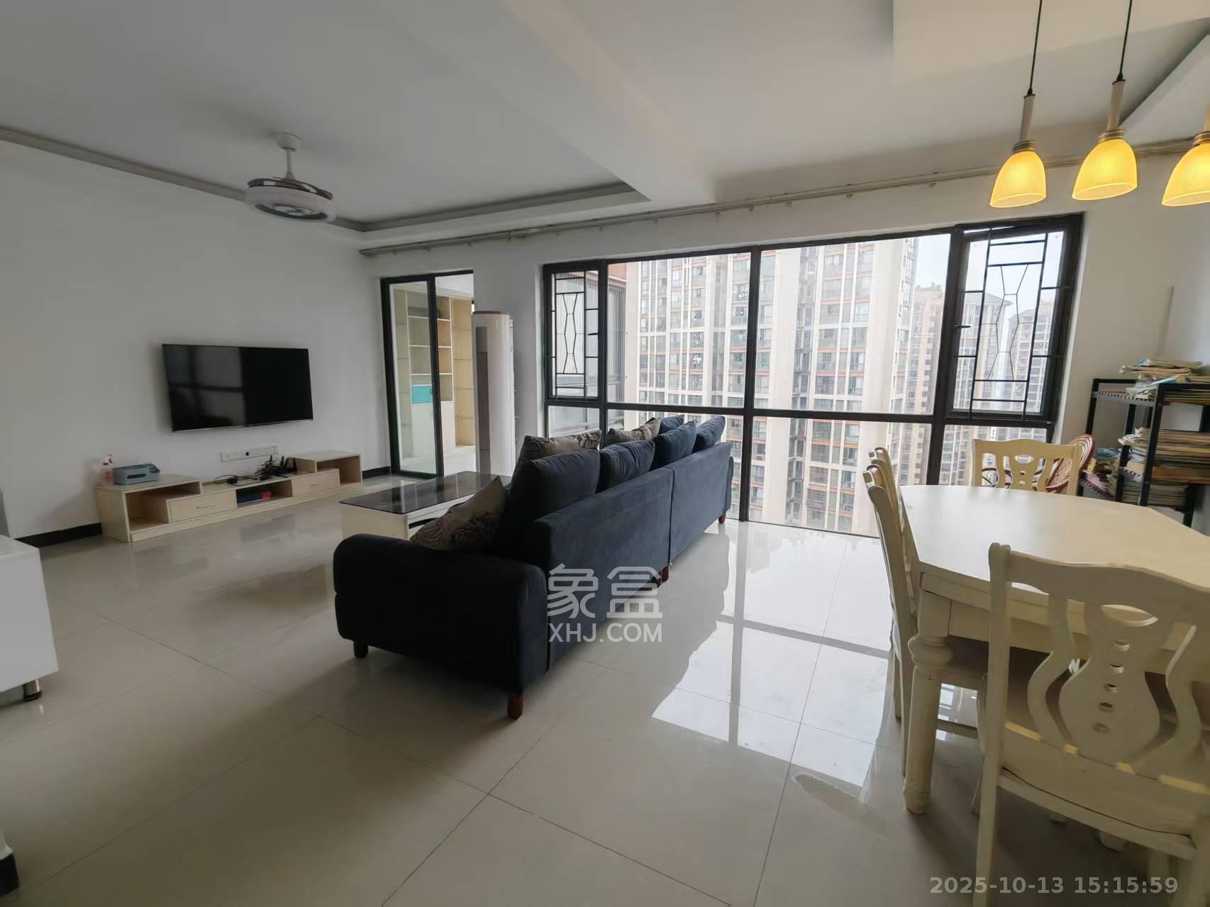 旭辉华庭  4室2厅2卫    2100.0元/月